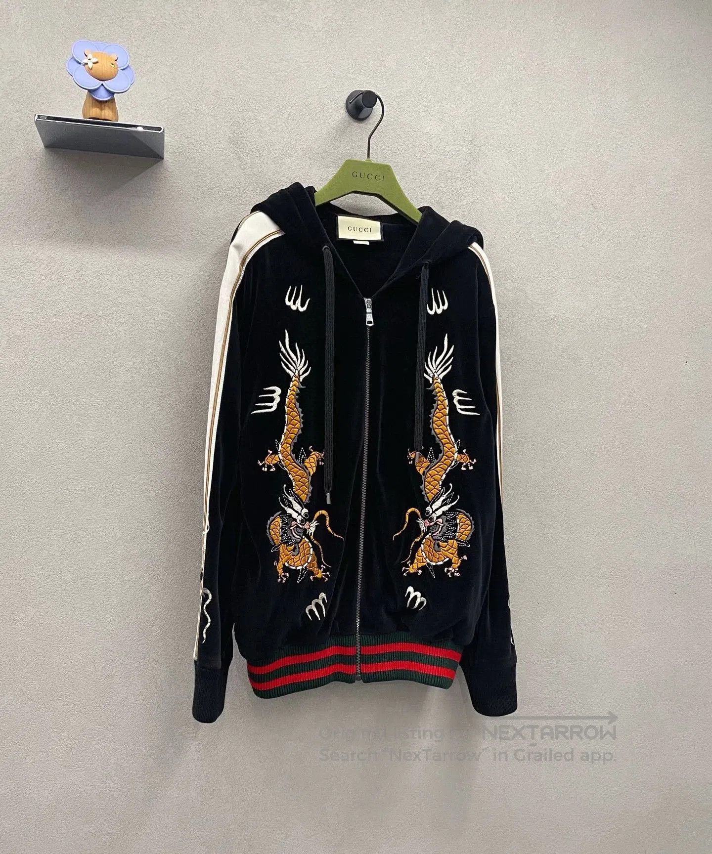 Gucci gucci dragon embroidered black velvet jacket. Size US S / EU 44-46 / 1 - 4 Thumbnail