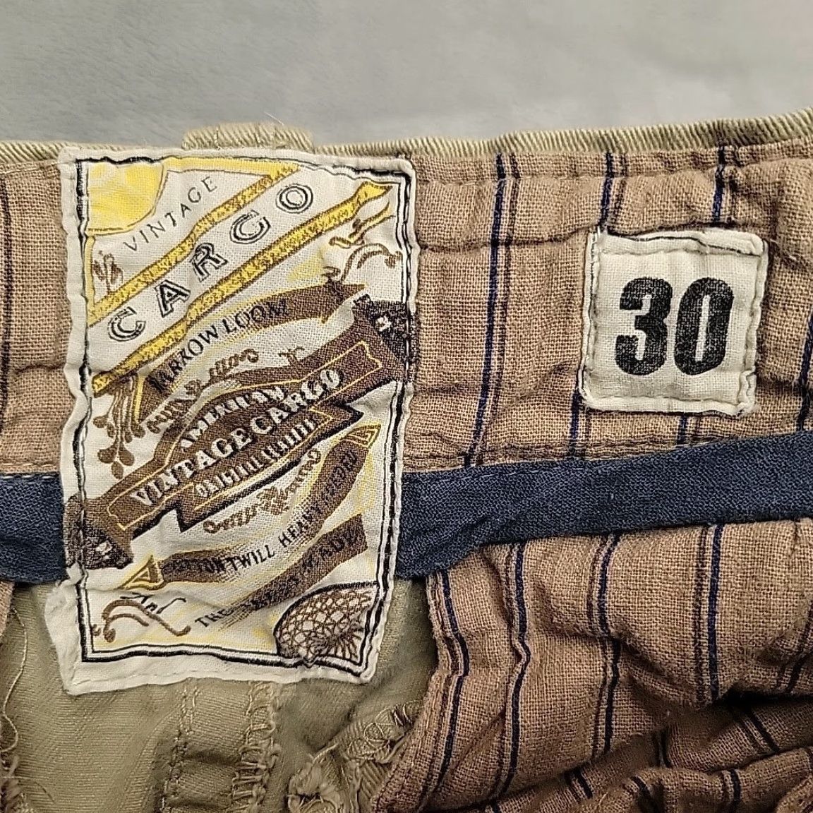 Vintage VINTAGE No Boundaries Shorts Mens 30 Khaki Cargo Flat Front Y2K Cotton Twill Beige Pockets Casual Mens Size US 30 / EU 46 - 2 Thumbnail