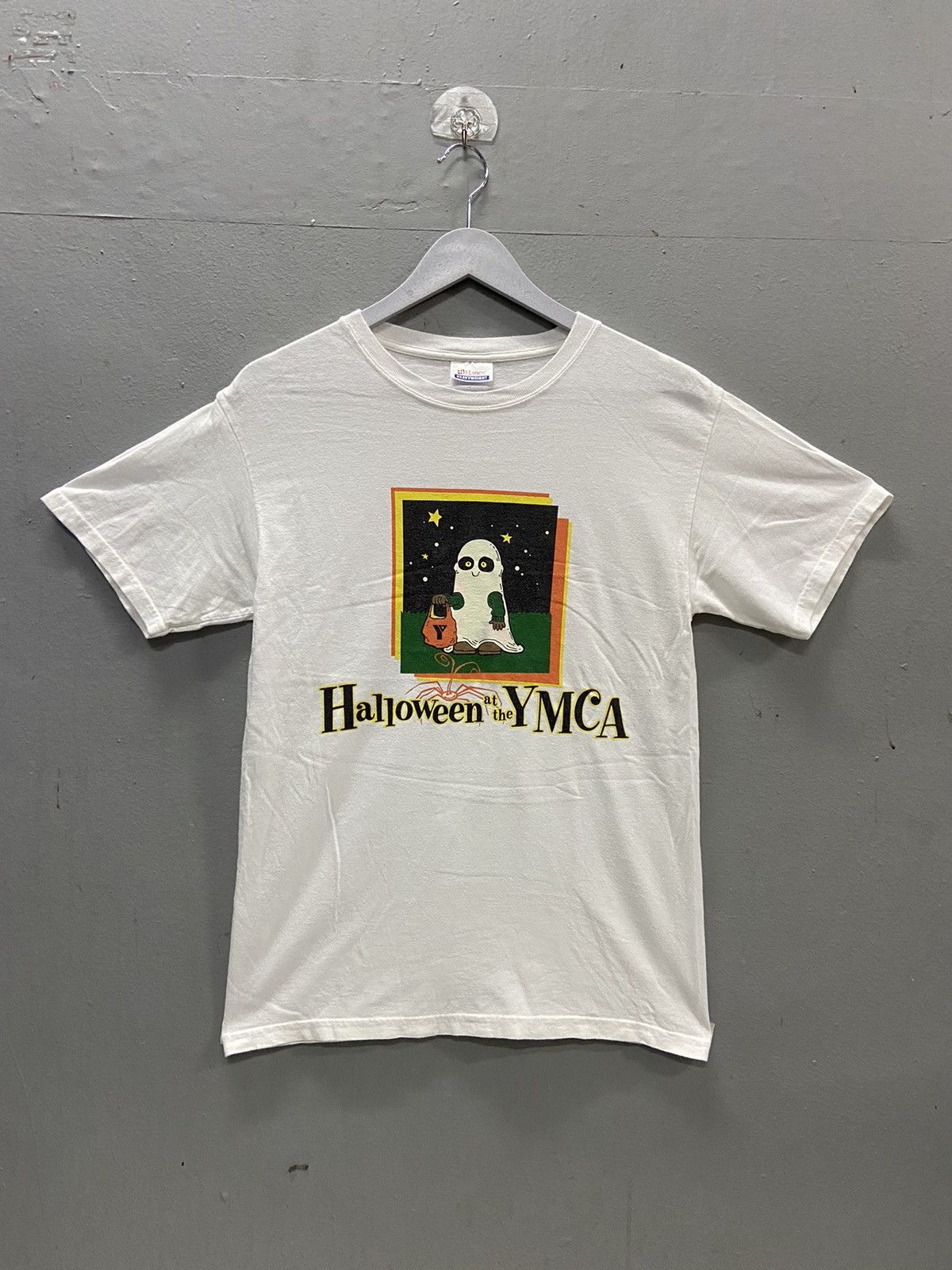 Vintage VINTAGE HALLOWEEN AT THE YMCA TEE SHIRT Size US S / EU 44-46 / 1 - 1 Thumbnail