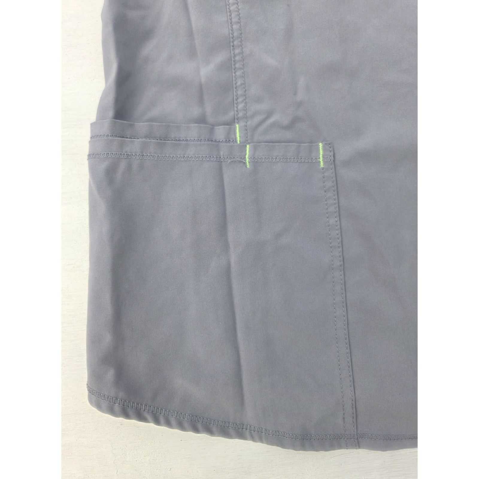 Vintage Scrubstar Scrub Top Womens XL Gray V-neck Short Sleeve Medical Nurse Work Size XL / US 12-14 / IT 48-50 - 2 Thumbnail