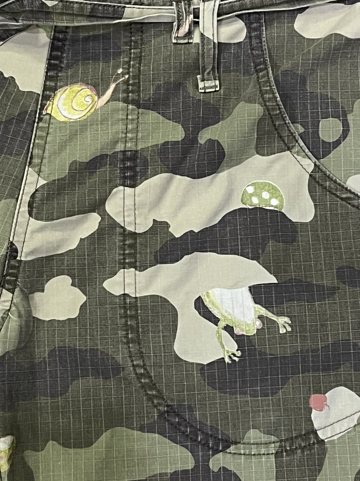 Issey Miyake Vintage TSUMORI CHISATO Green Camouflage Drawstring Shorts Size US 30 / EU 46 - 2 Thumbnail
