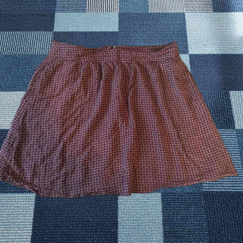 Gap VINTAGE Gap Women's Skirt 10 Regular Rayon Lined Purple Polka Dot Pleated Knee Length Zip Casual Womens Size 32" / US 10 / IT 46 - 1 Thumbnail