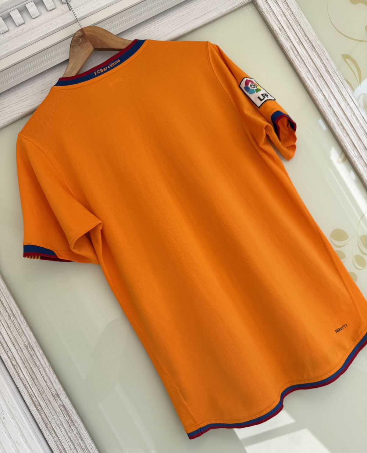 Nike Vintage Barcelona 2006-2007 Away Soccer Jersey Football Kit Size US S / EU 44-46 / 1 - 8 Thumbnail
