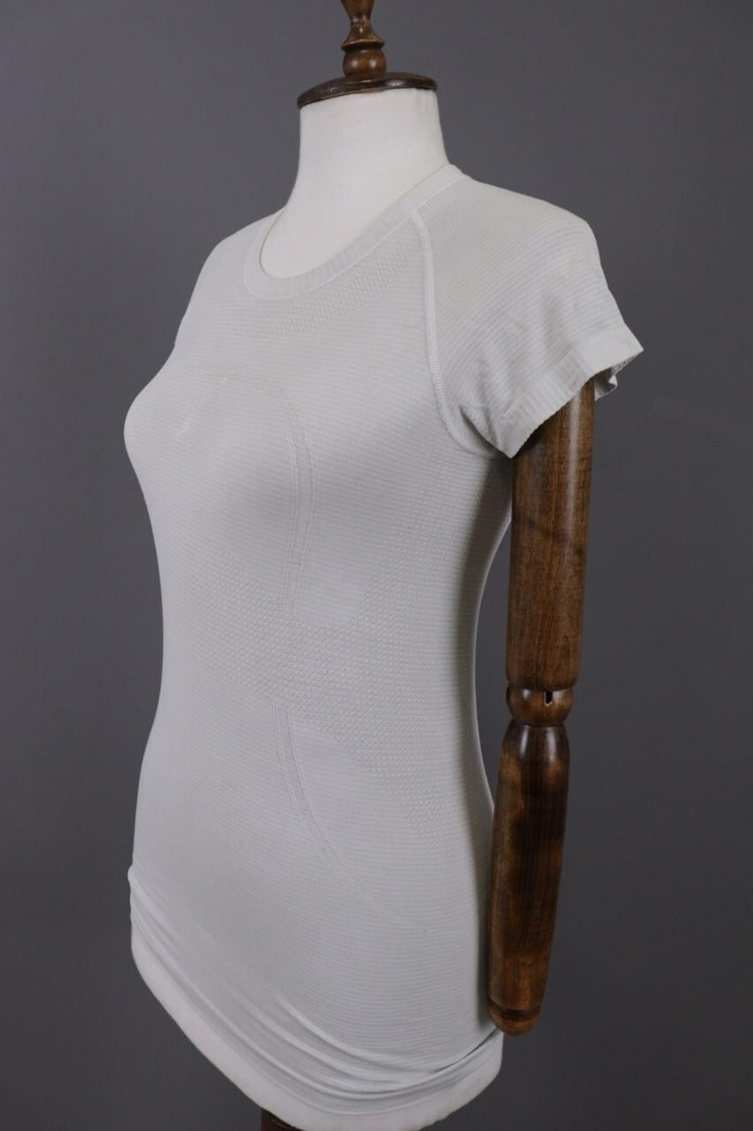 Lululemon Lululemon Athletica White Top Pullover Shirt Size 4 Size S / US 4 / IT 40 - 7 Thumbnail