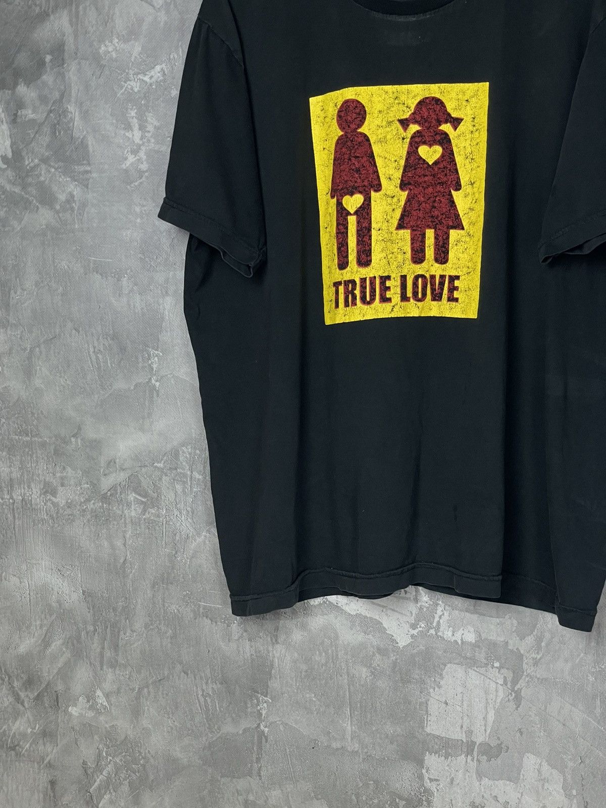 Vintage Vintage American Humour T shirt Faded “True Love” 90s Tee Size US L / EU 52-54 / 3 - 5 Thumbnail