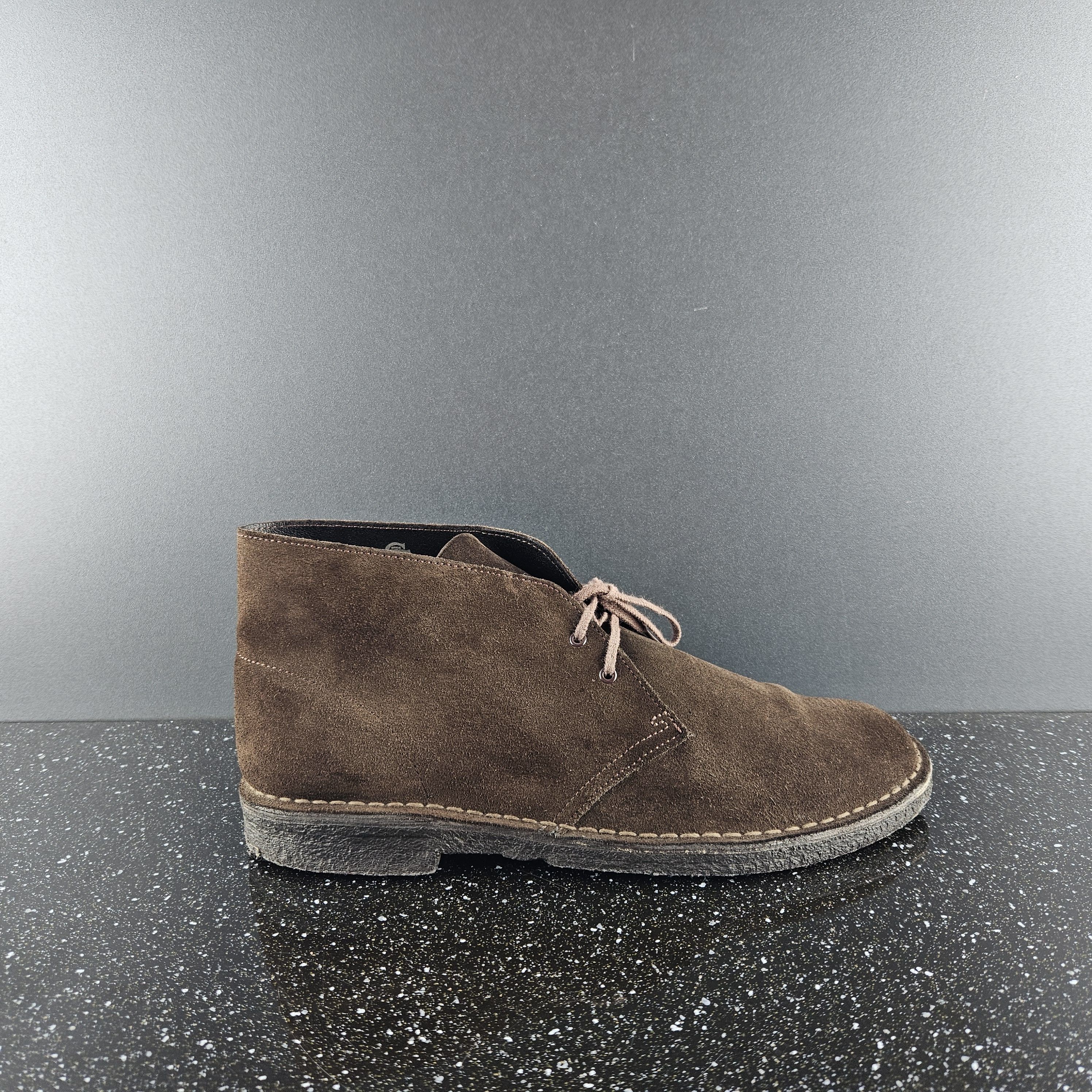 Clarks Clarks Originals Brown Suede LaceUp Crepe Sole Shoes Size US 13 / EU 46 - 1 Thumbnail