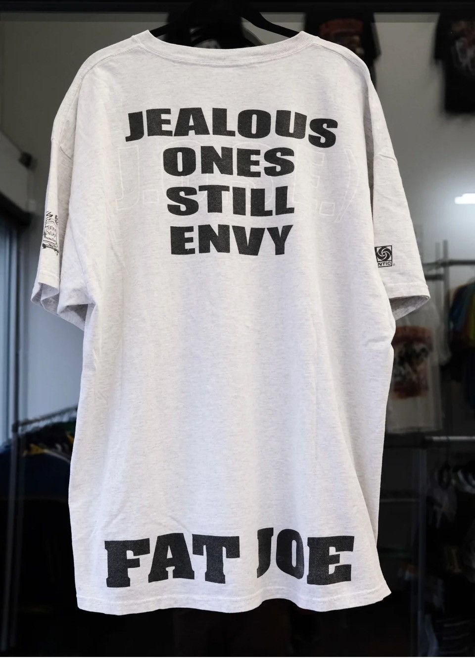 Vintage ‘00s fat Joe “Varcity” Rap Tee Size US XXL / EU 58 / 5 - 2 Thumbnail