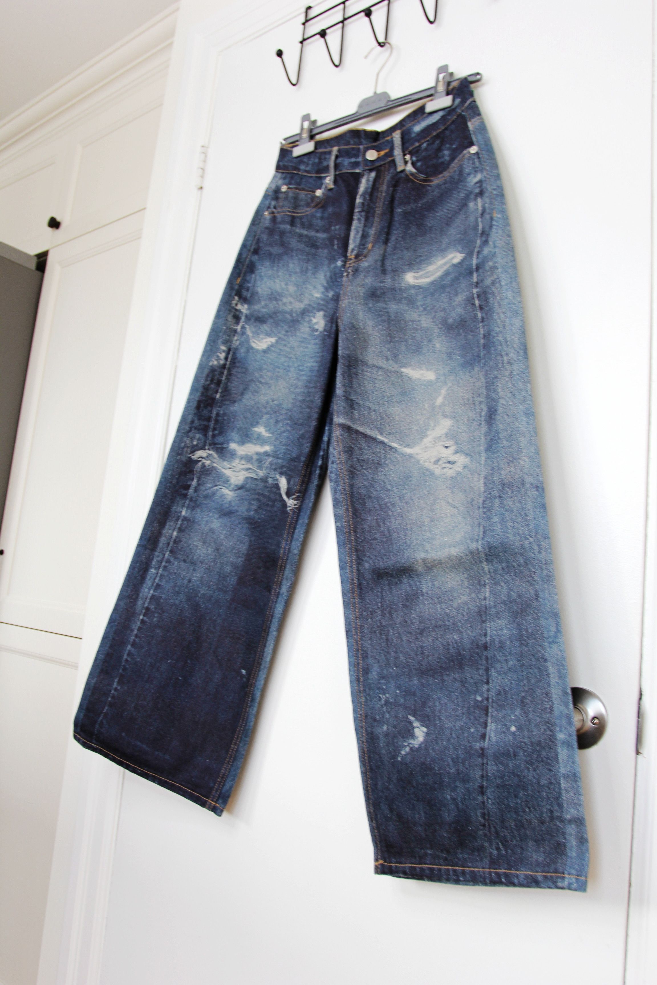 Other BNWT AW25 SENSEERA DISTRESSED-LOOK PRINTED DENIM JEANS S Size US 30 / EU 46 - 5 Thumbnail