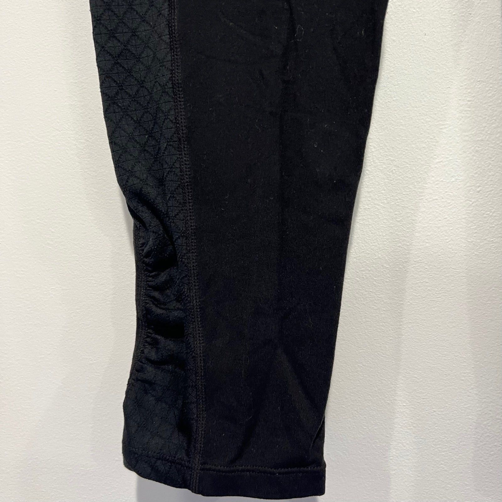 Athleta Athleta Black Cropped Leggings Size Small Size 27" / US 4 / IT 40 - 3 Thumbnail