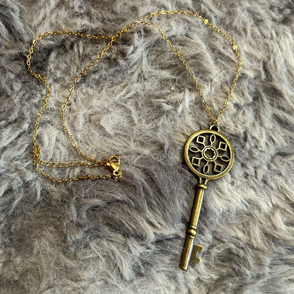 Handmade Handcrafted brass skeleton key pendant on chain necklace Size ONE SIZE - 7 Thumbnail