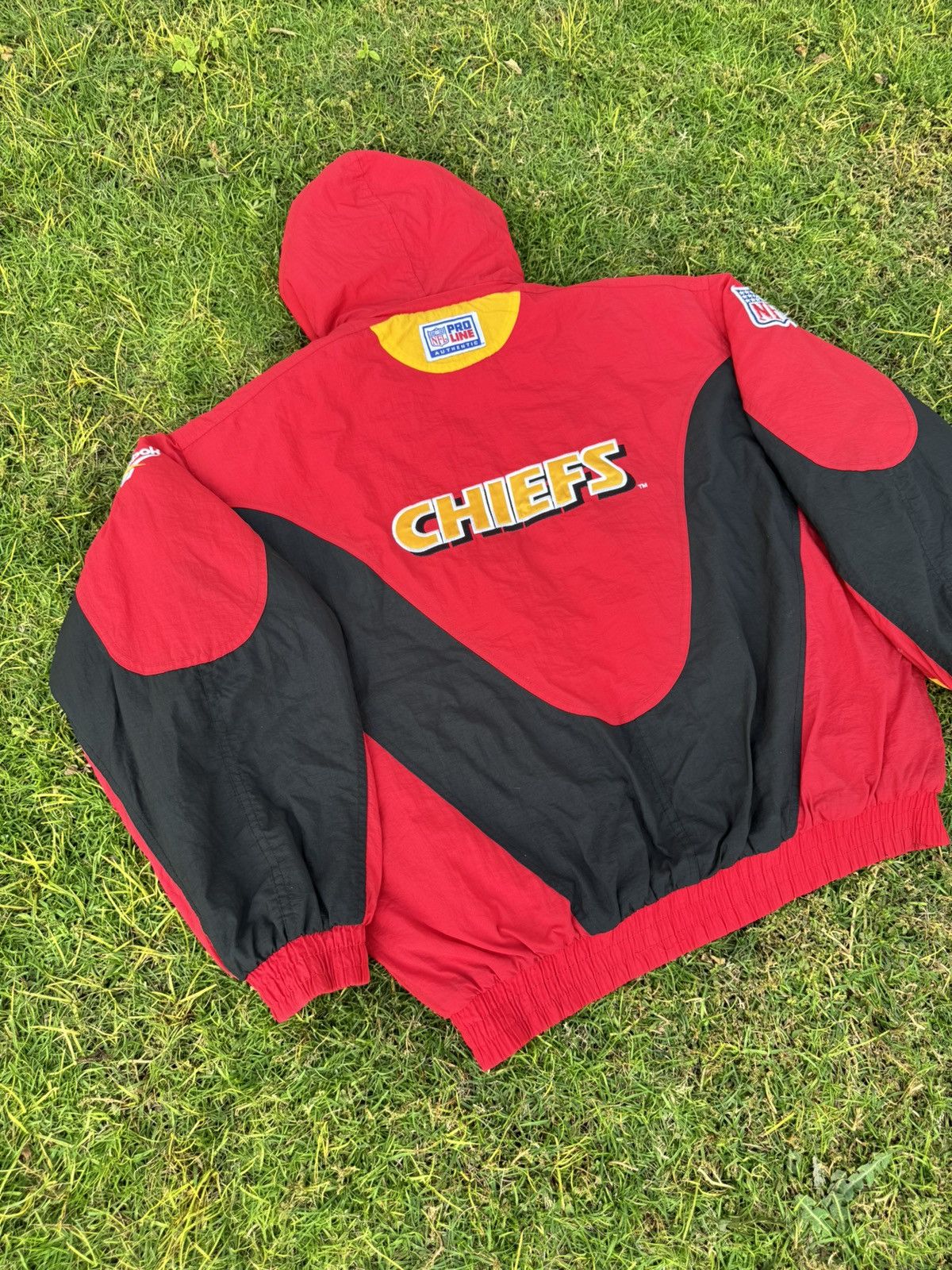 Reebok Vintage Red + Black Reebok NFL Pro Line Kansas City Chiefs Size US L / EU 52-54 / 3 - 13 Thumbnail