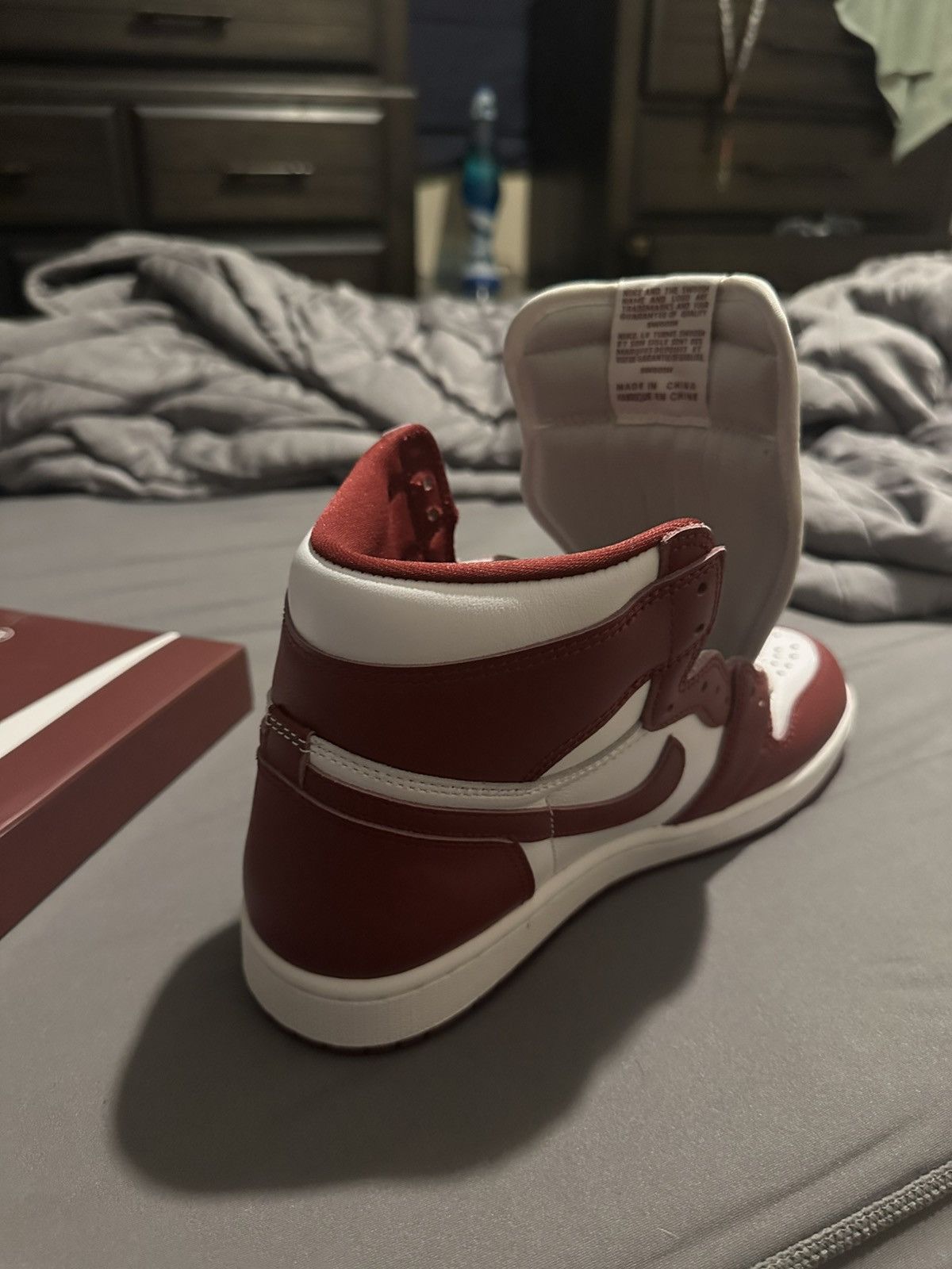 Nike Jordan 1 Retro High OG Team Red/White Size US 8.5 / EU 41-42 - 12 Thumbnail