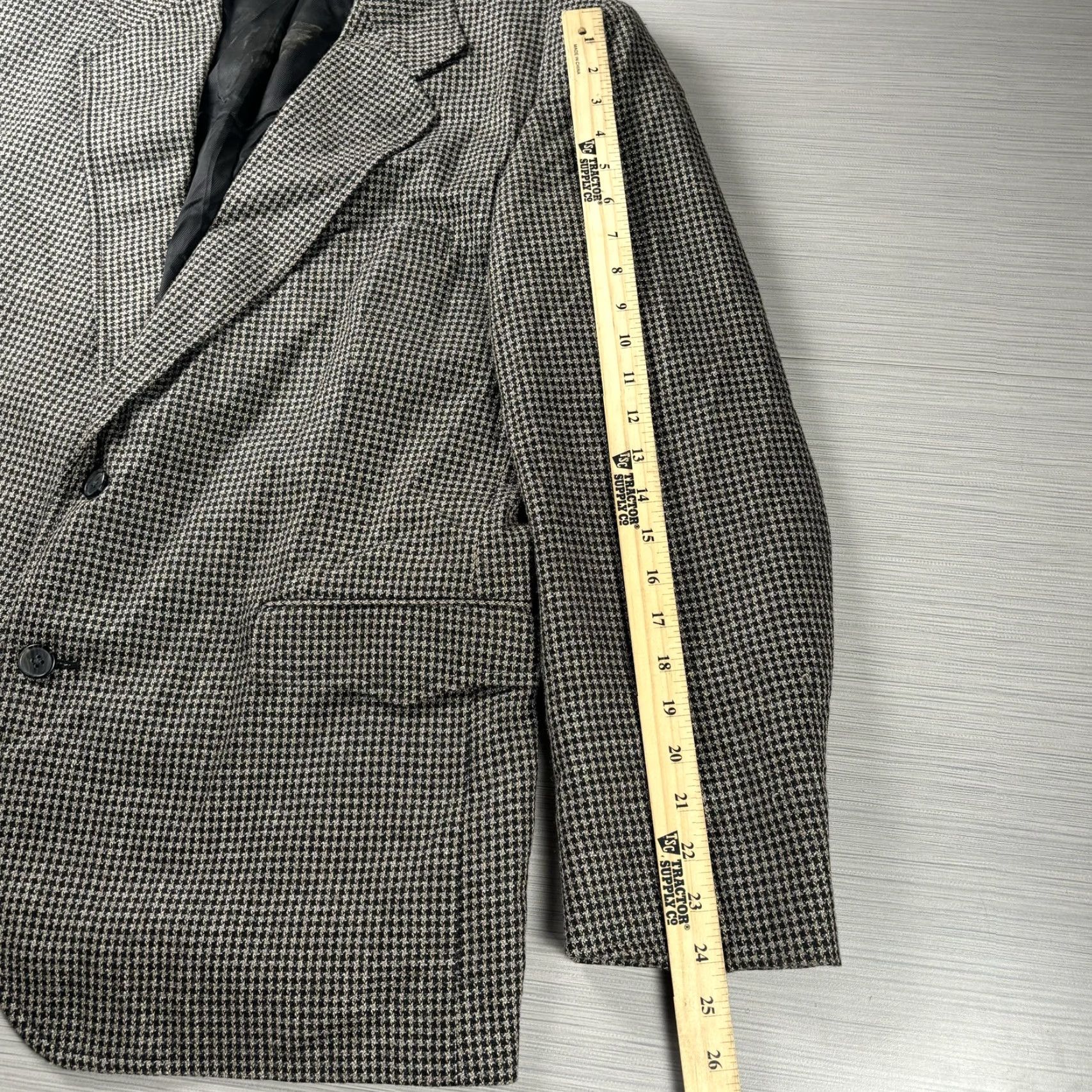 Pendleton Pendleton Mens Sport Coat Blazer 46L Black White Houndstooth Check Wool Silk Two-Button Two-Button Front Notch Lapels 2 Piece Regular Gray Size 46R - 5 Thumbnail