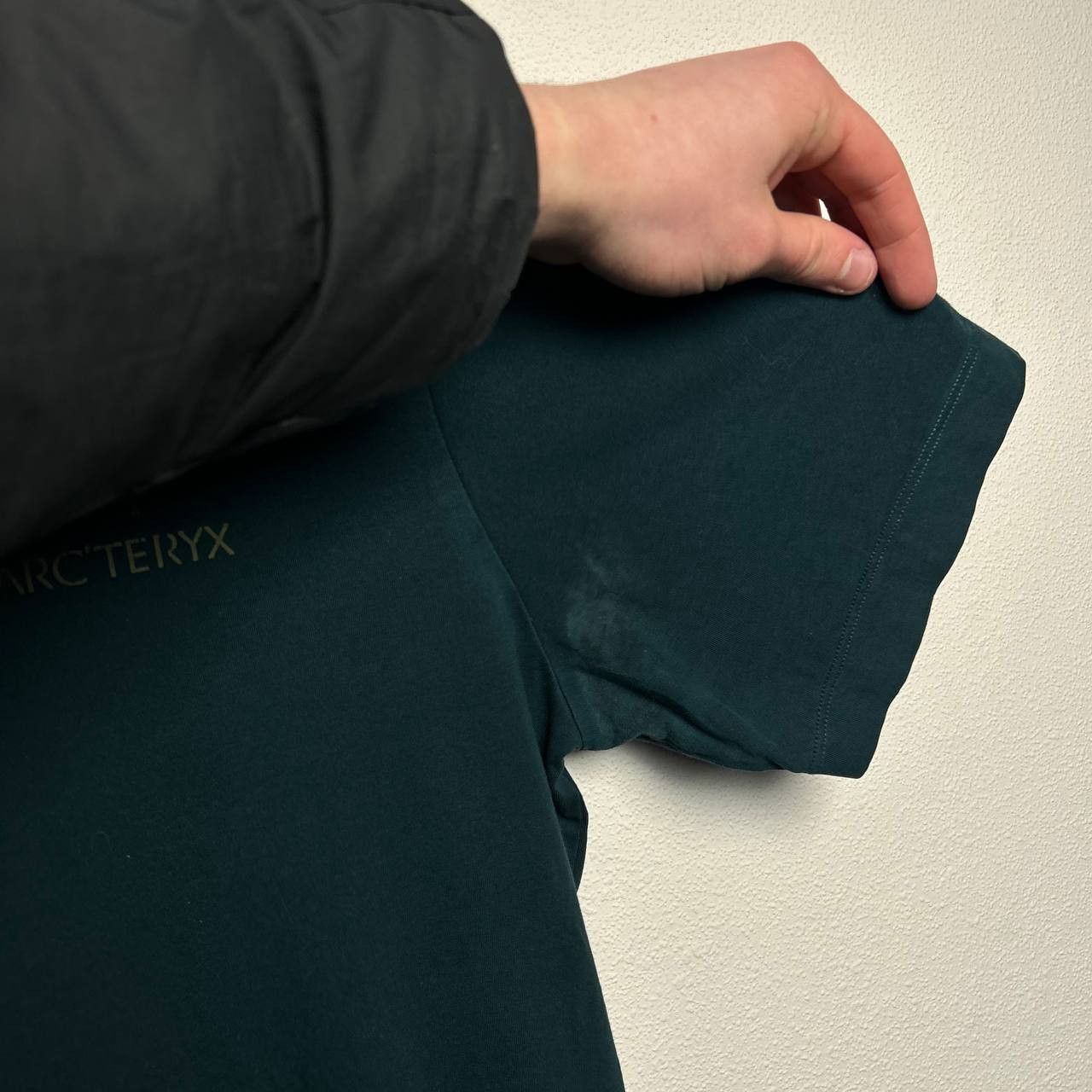 Arc'teryx Mens Arcteryx Small logo basic outdoor streetwear tee Size US S / EU 44-46 / 1 - 6 Thumbnail