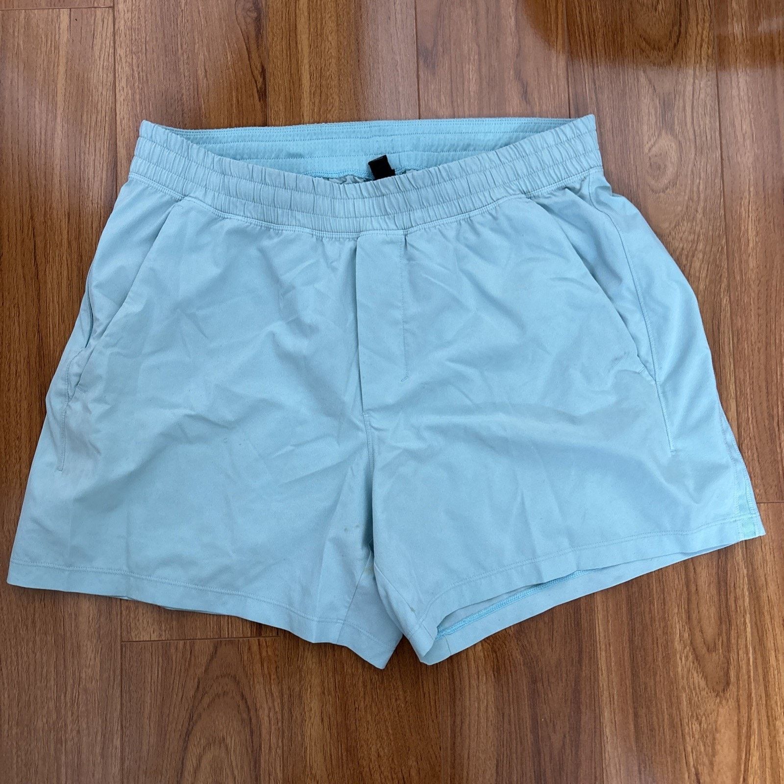 Lululemon Lululemon Shorts Blue Size L Pre Owned Defects Check PHOTOS Size 33" - 1 Thumbnail