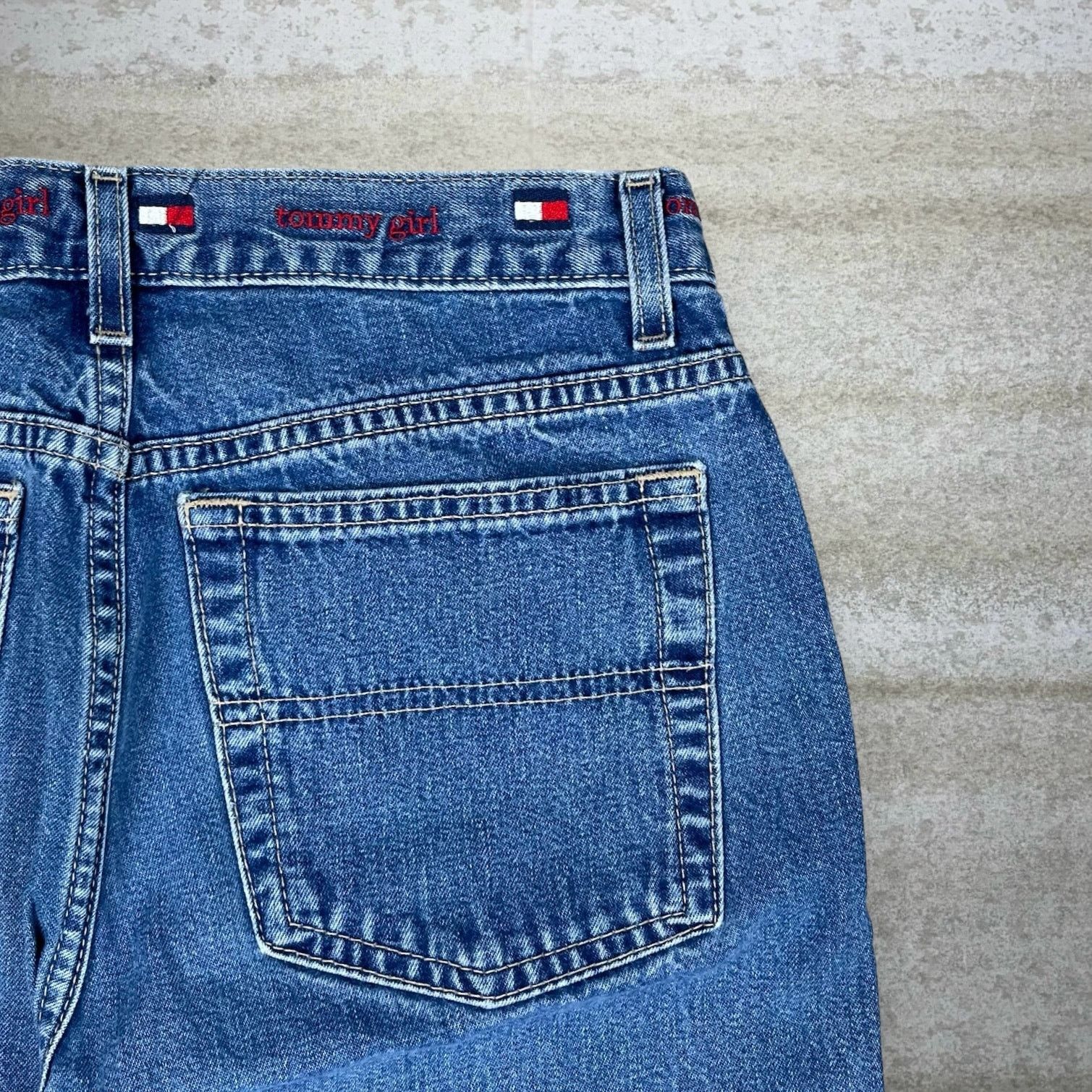 Tommy Hilfiger Vintage 90s Tommy Hilfiger Jeans 28x32 Regular Medium Wash Size 28" / US 6 / IT 42 - 3 Thumbnail