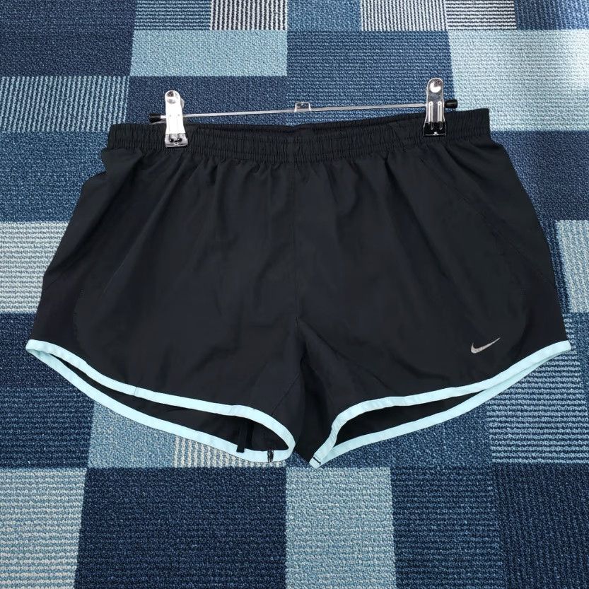 Nike Nike Shorts Womens M Medium Black Tempo Running Elastic Waist Athletic Gym Size 32" / US 10 / IT 46 - 1 Thumbnail