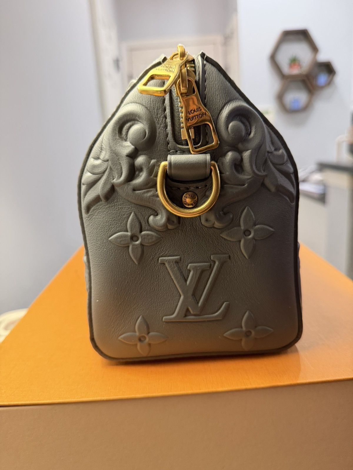 Louis Vuitton Louis Vuitton City Keepall Size ONE SIZE - 2 Thumbnail