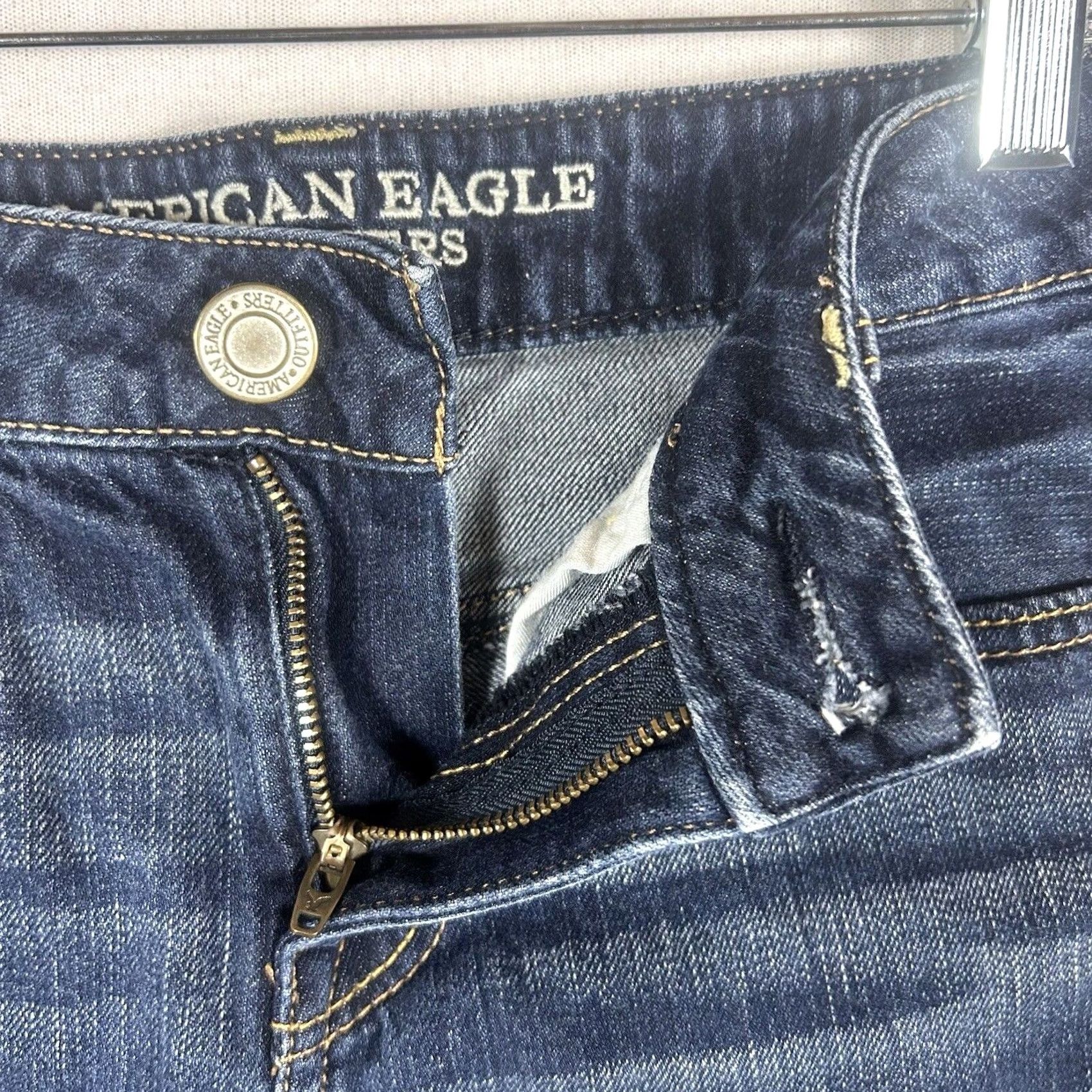 American Eagle Outfitters American Eagle Outfitters Blue Festival Cut-Off Shorts 5" Inseam Womens Size 0 Jeans Shorts Cheeky Vintage No-N/A Size 25" / US 0 / IT 36 - 2 Thumbnail