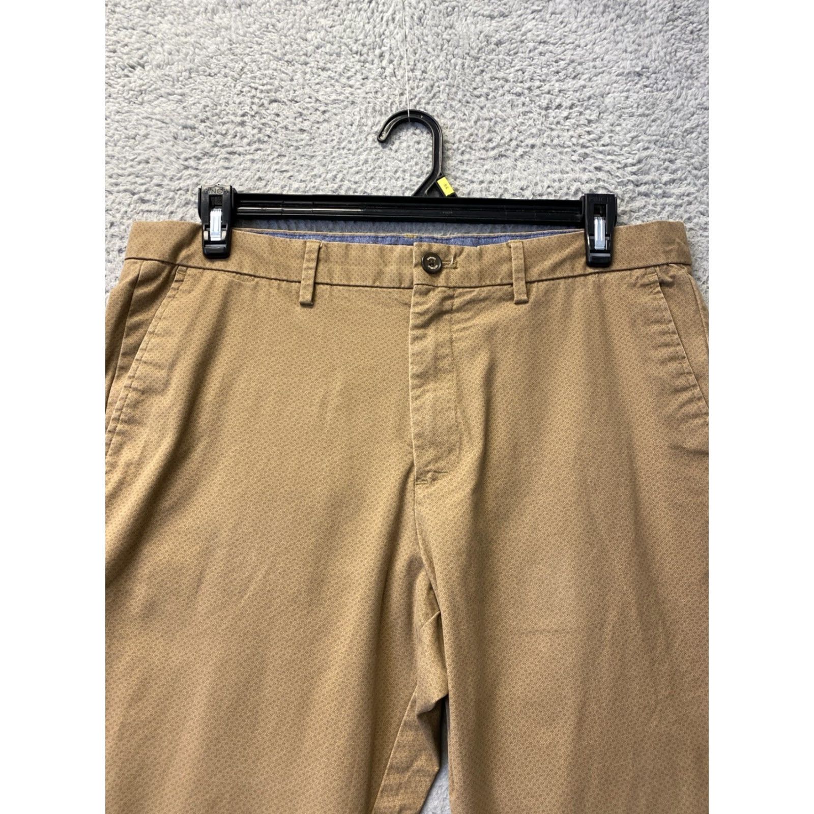 Banana Republic BANANA REPUBLIC Mens Chino Pants Light Brown 36x30 Straight Fit 5-Pocket Easy Care Machine Washable Size US 36 / EU 52 - 2 Thumbnail