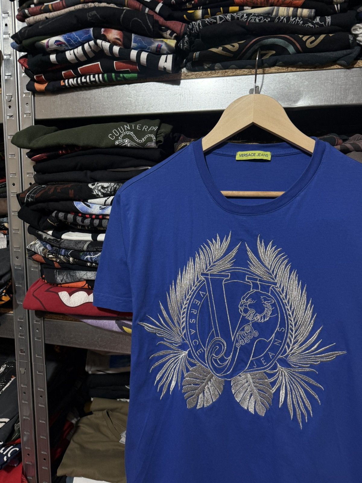 Versace Luxury Versace Jeans Embodied Logo T-Shirt Y2K Hype Size US M / EU 48-50 / 2 - 3 Thumbnail