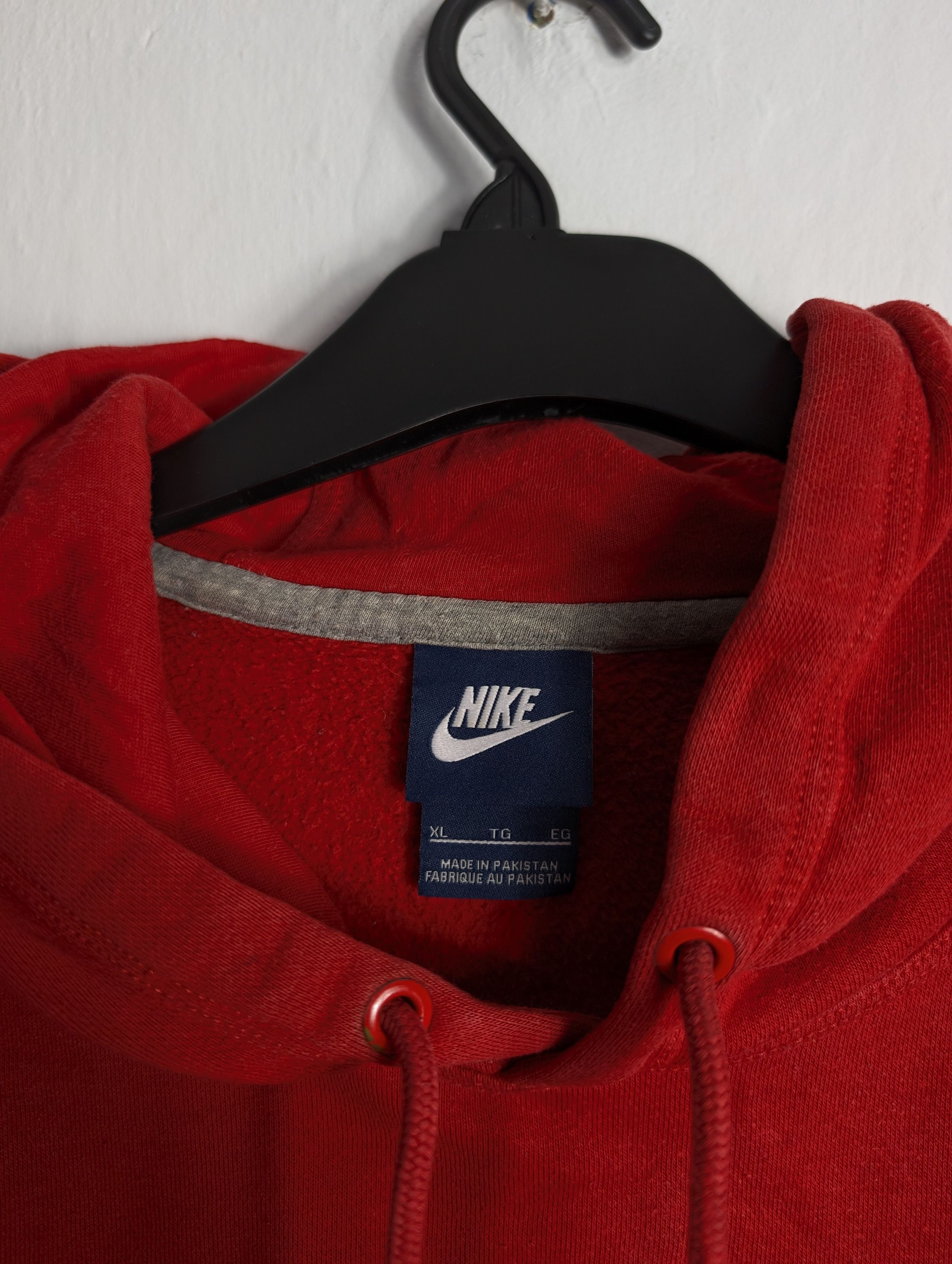 Nike Nike Basic Red Hoodie Swoosh Vintage Streetwear Sportswear Size US XL / EU 56 / 4 - 4 Thumbnail