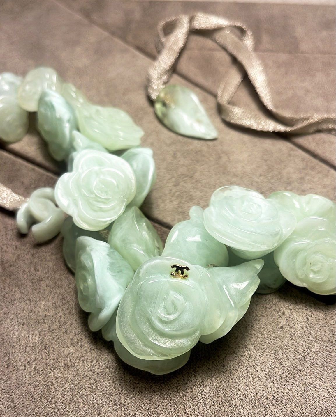 Chanel o1tko10125 Size: OS / Logo Camellia Resin Flower Necklace Size ONE SIZE - 3 Thumbnail