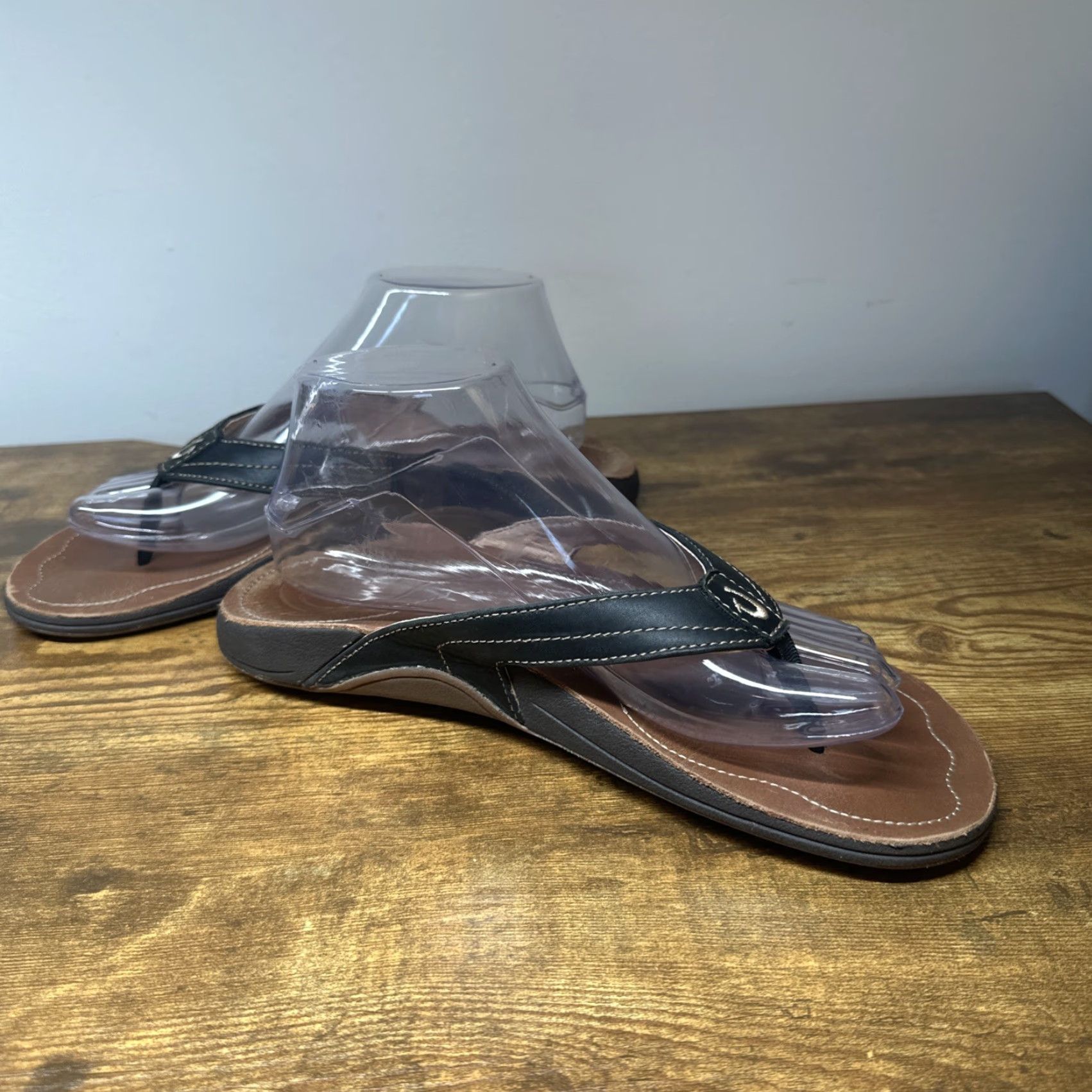 Olukai OluKai Sandal Women Black Leather Thong Flip Flop 10 Casual Beach Vacation Women's Shoes Size US 10 / IT 40 - 6 Thumbnail