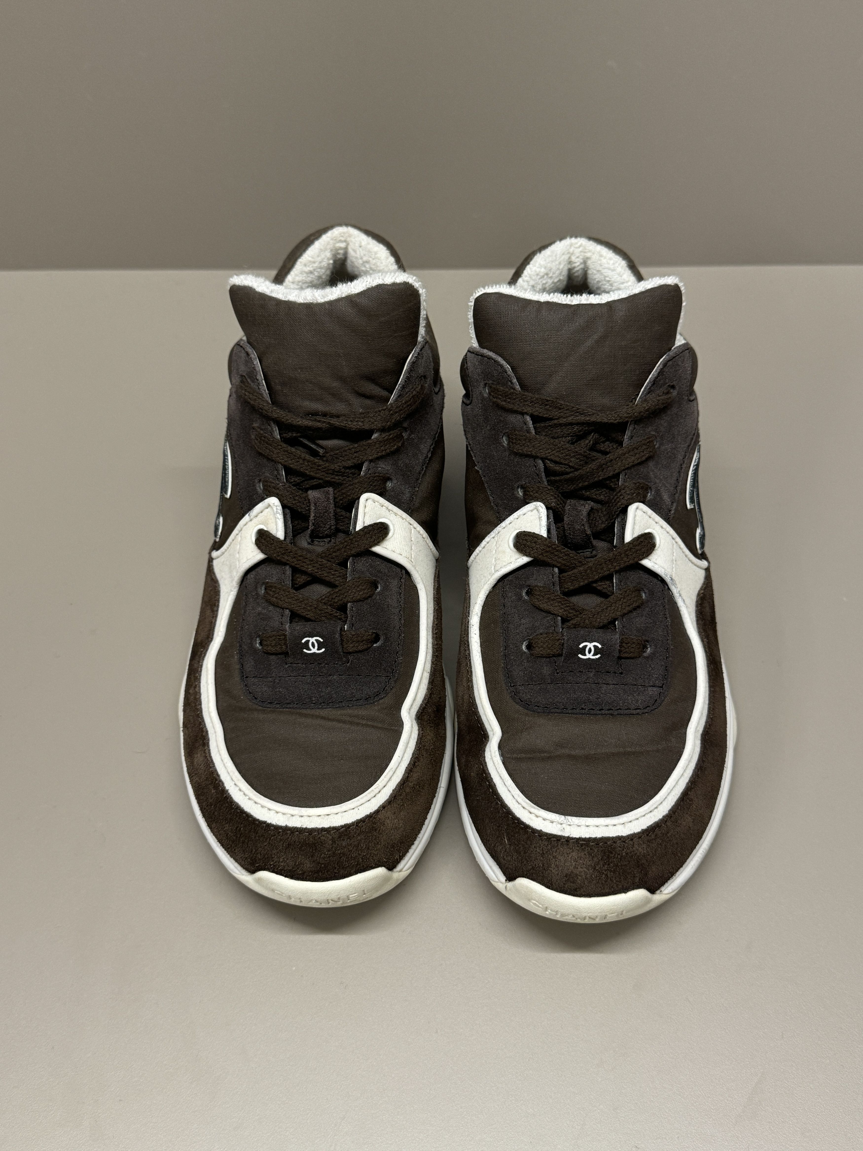 Chanel Chanel suede sneakers brown and white Size US 8 / IT 38 - 2 Thumbnail