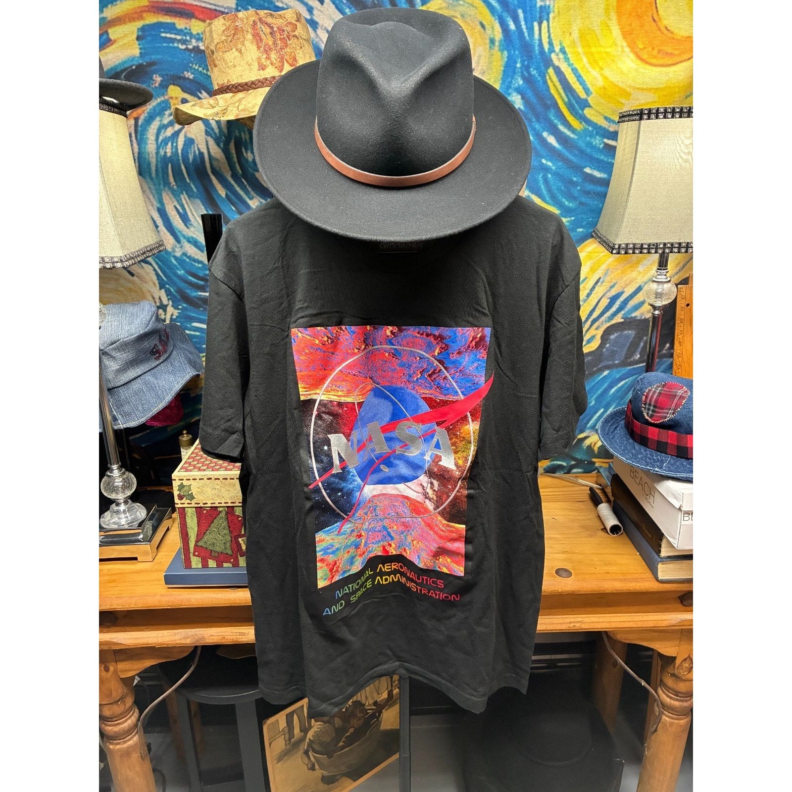 Akademiks Akademiks NASA Graphic T-Shirt XL Black Space Galaxy Tee Size US XL / EU 56 / 4 - 1 Thumbnail