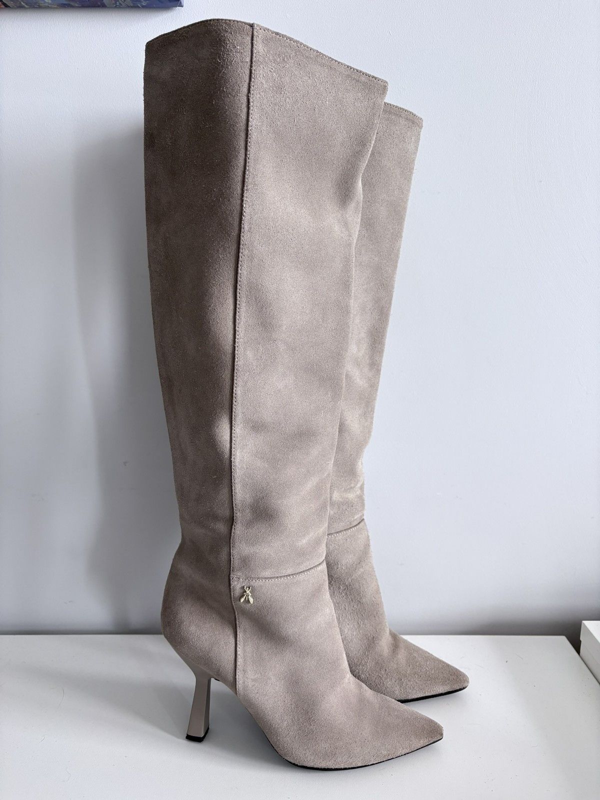 Patrizia Pepe Patrizia Pepe musketeer beige suede heeled boots size 37 Size US 7 / IT 37 - 4 Thumbnail