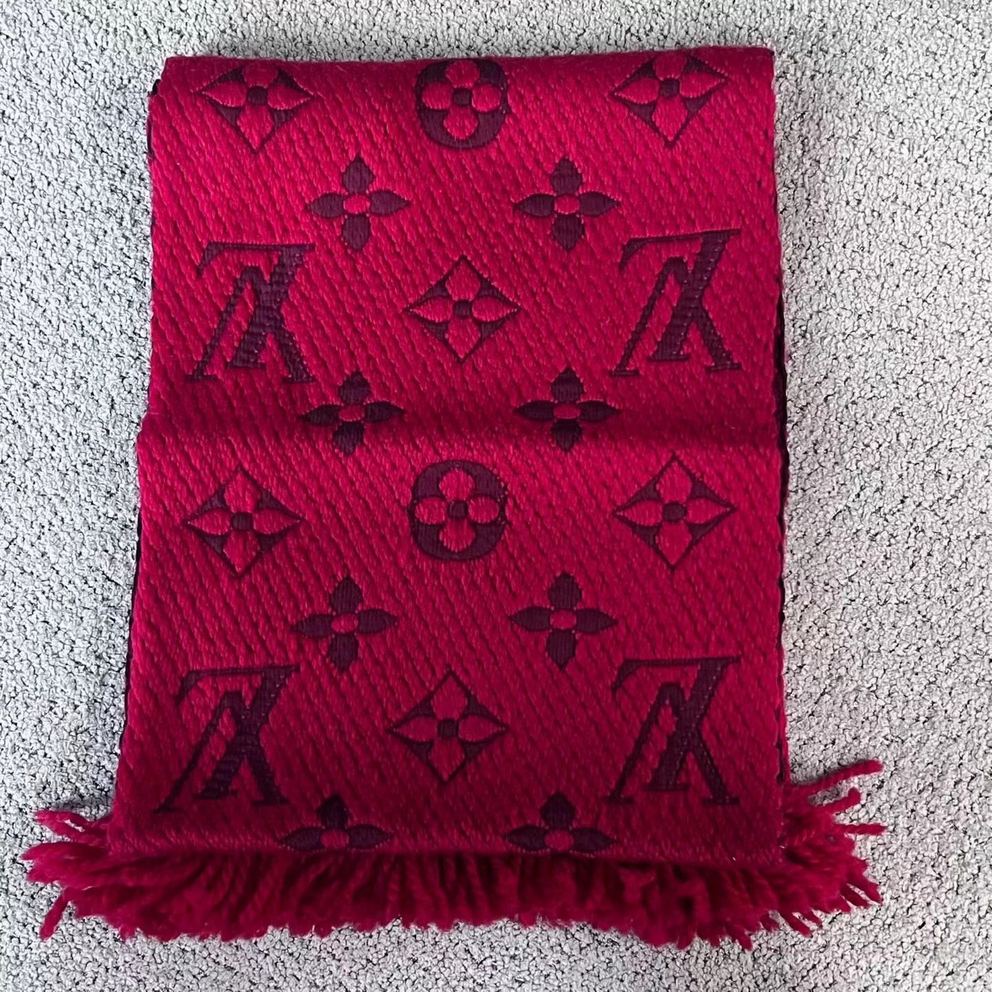 Louis Vuitton Louis Vuitton Red Wool Scarf Near Mint Hot Size ONE SIZE - 2 Thumbnail