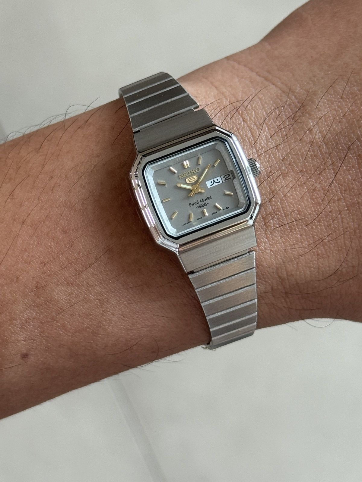 Seiko SEIKO 5 COUPLE SPECIAL EDITION FINAL MODEL RARE VINTAGE JDM Size 36 - 3 Thumbnail