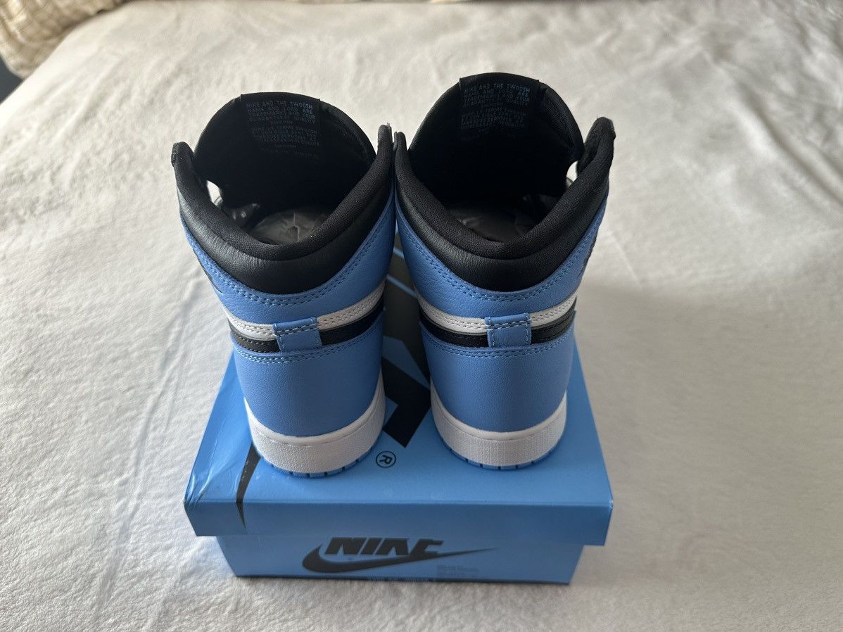 Jordan Brand × Nike Jordan 1 Retro “UNC Toes” High Top Size US 5.5 / EU 38 - 2 Thumbnail
