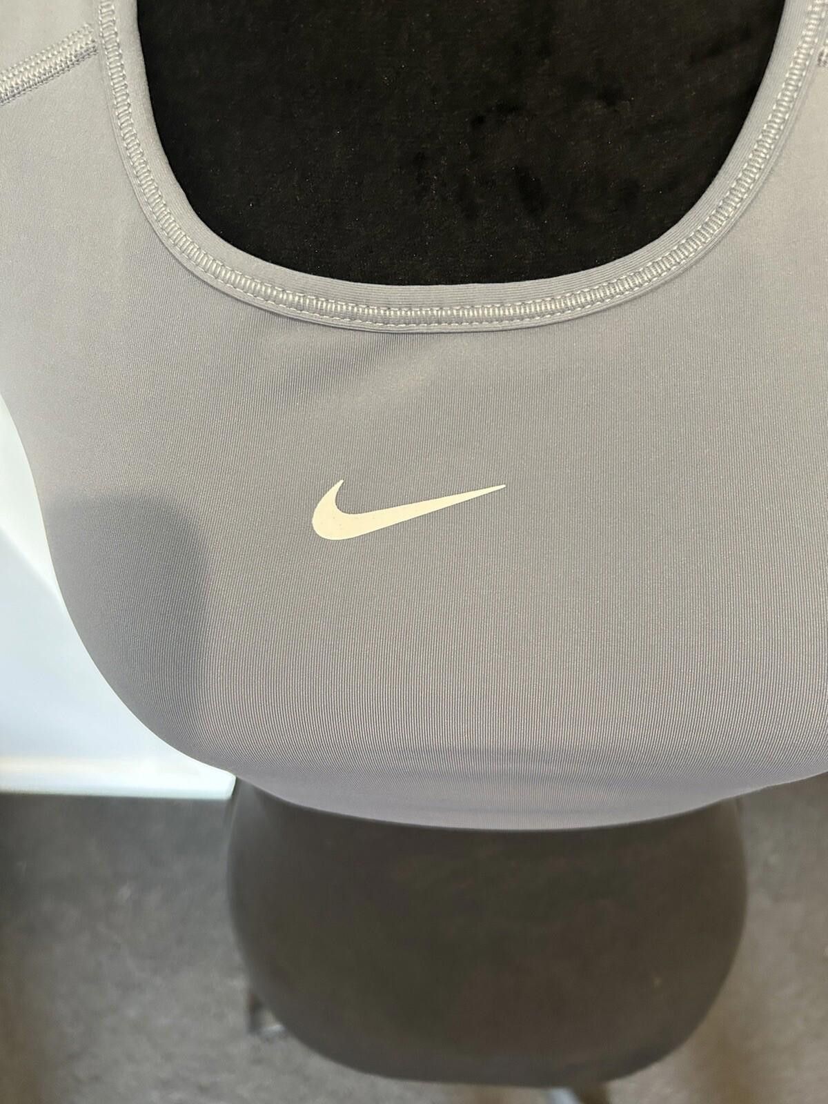 Nike Nike Dri Fit Running Activewear Grey crop top - Size M (003) Size M / US 6-8 / IT 42-44 - 5 Thumbnail