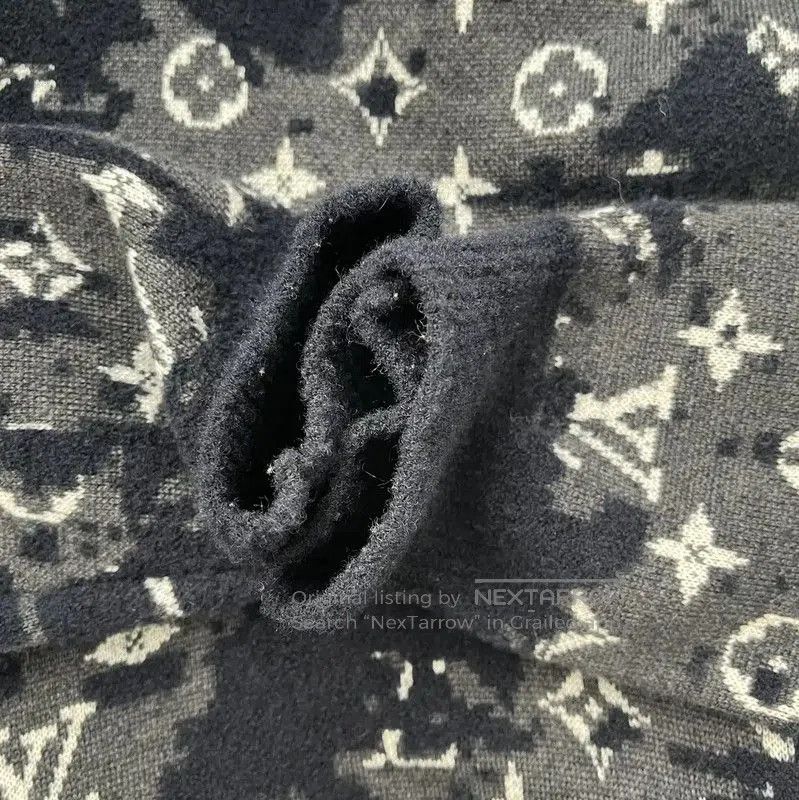 Louis Vuitton Louis Vuitton Women's Black Long Sleeve Sweatshirt . Size M / US 6-8 / IT 42-44 - 5 Thumbnail
