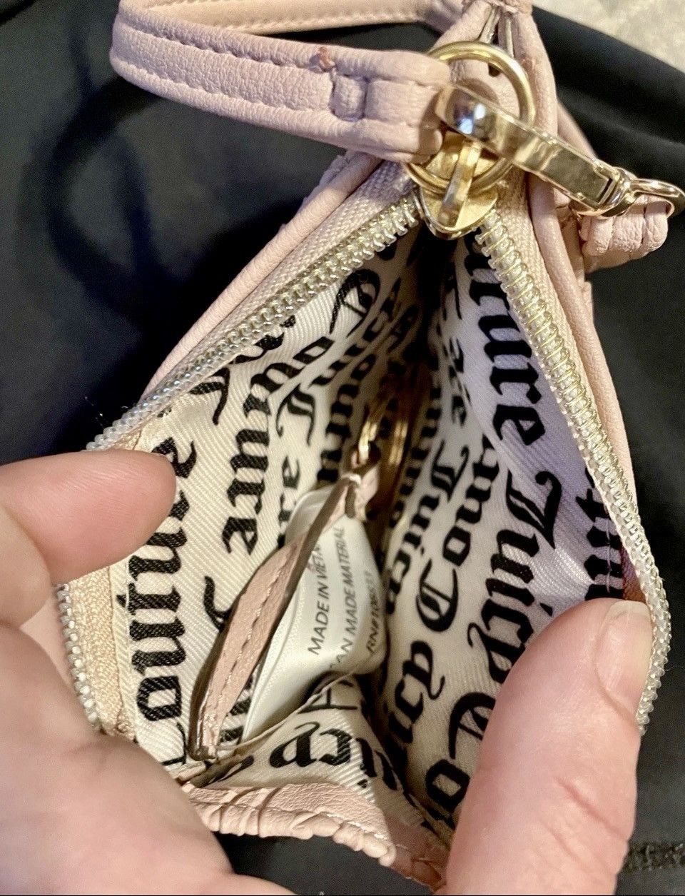 Juicy Couture Juicy Couture Pink Leather Wristlet Deboss Dusty Blush Size ONE SIZE - 4 Thumbnail