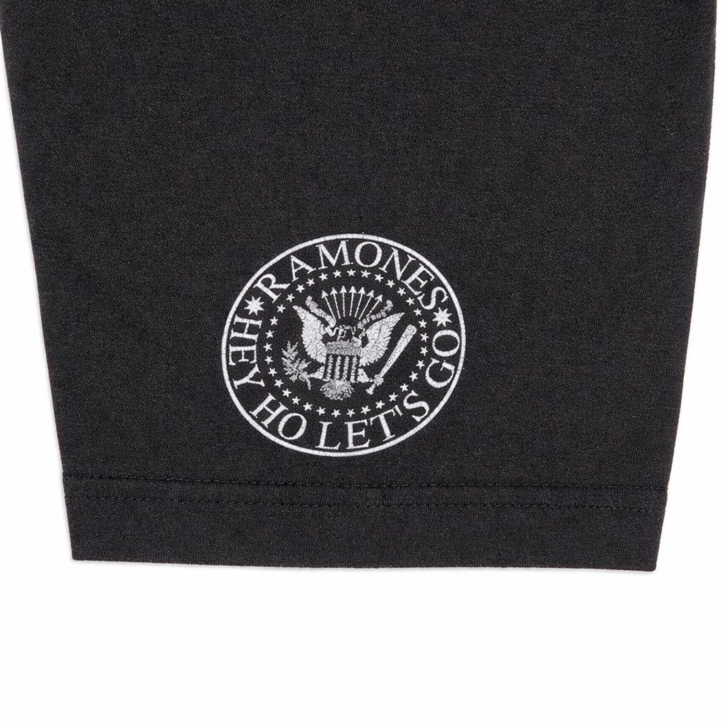 Band Tees 00s Vintage Ramones Hey Ho Lets Go Tee L Black Size US L / EU 52-54 / 3 - 3 Thumbnail