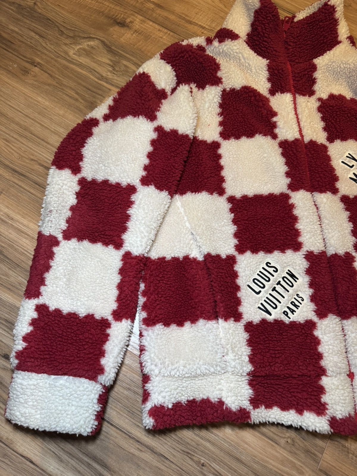 Louis Vuitton Louis Vuitton Red Checkered Fleece Size US L / EU 52-54 / 3 - 2 Thumbnail