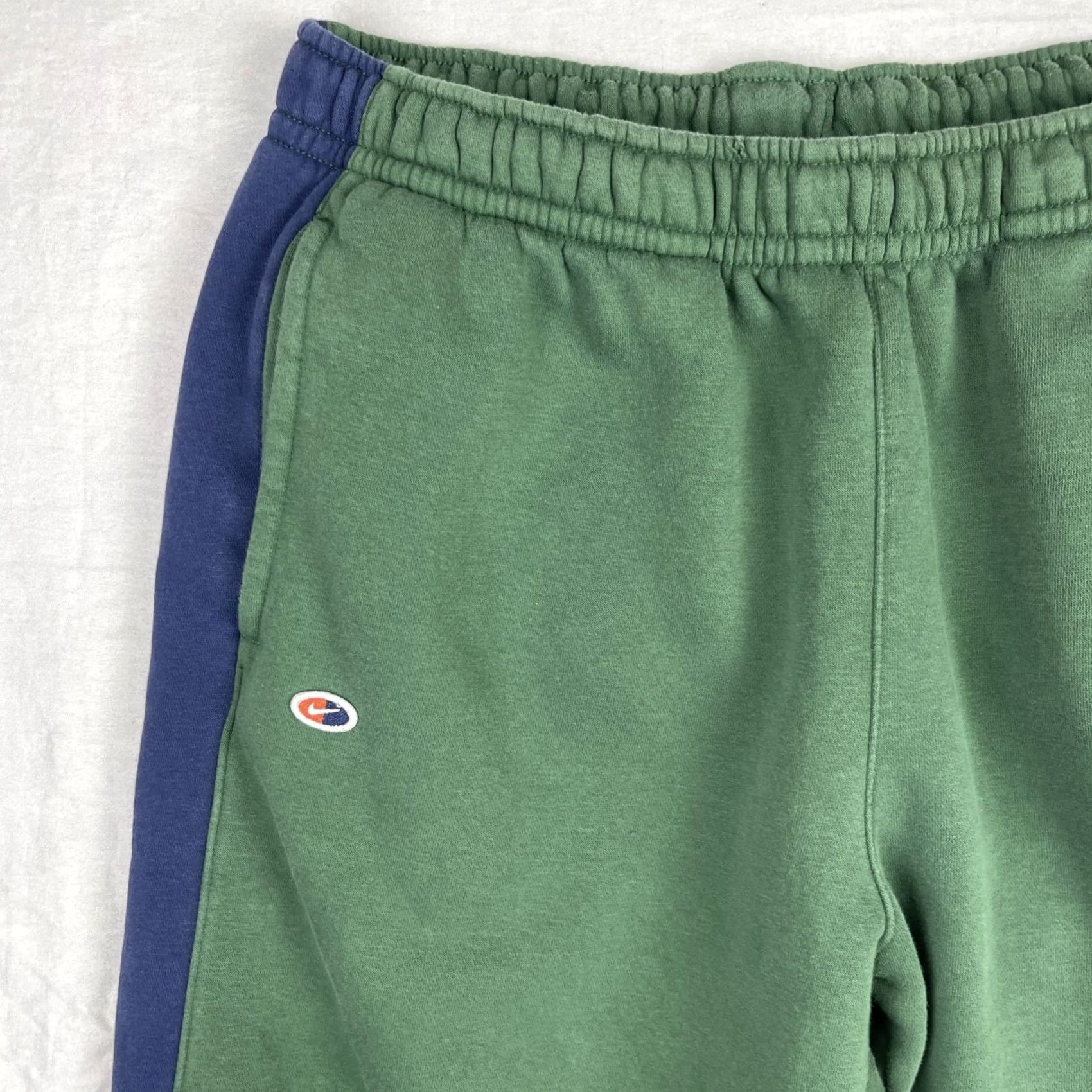 Nike Nike Pants Mens XL Joggers Sweatpants Fleece Club Swoosh FQ6157-323 Green Athletic Sportswear Casual Size US 36 / EU 52 - 2 Thumbnail