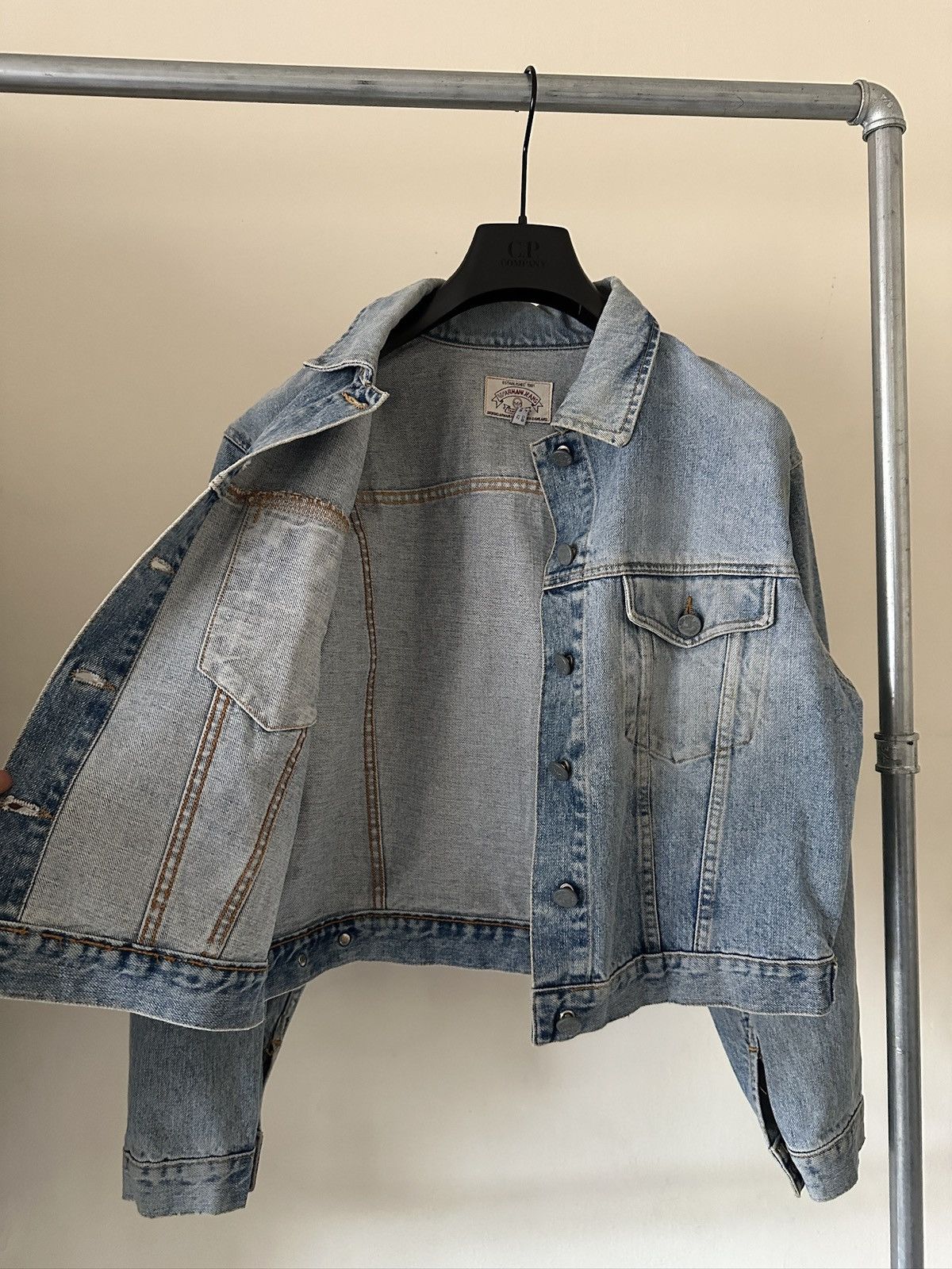 Giorgio Armani 1990s Emporio Armani Crop Denim Trucker Jacket Size US S / EU 44-46 / 1 - 4 Thumbnail
