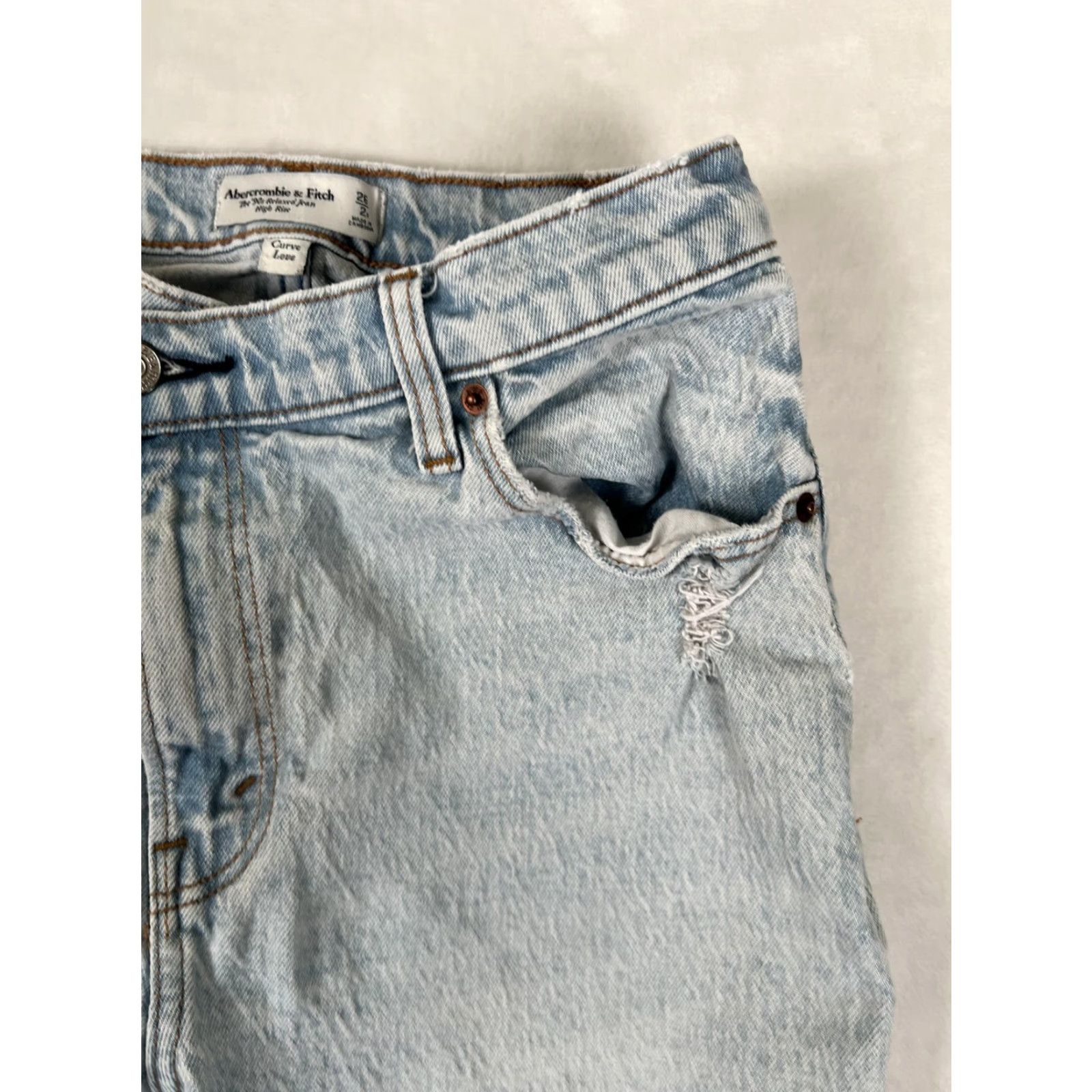 Abercrombie & Fitch Abercrombie & Fitch Jeans Womens 26 Light Blue High Rise Relaxed 90s Denim Size 26" / US 2 / IT 38 - 5 Thumbnail
