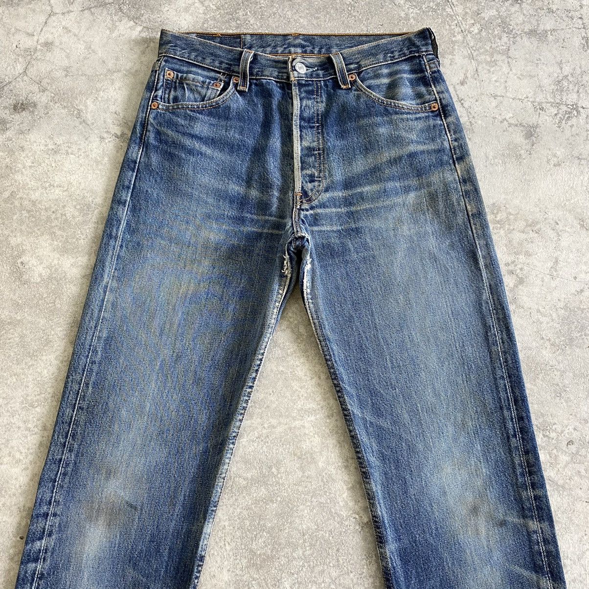 Levi's Vintage 90’s Levis 501 Faded Blue Dirty Denim Jeans Size US 29 - 2 Thumbnail
