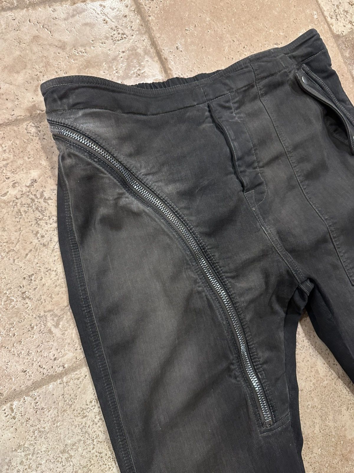 Rick Owens Rick Owens DRKSHDW Aircut SS23 Dark Dust Denim Joggers Size US 36 / EU 52 - 4 Thumbnail