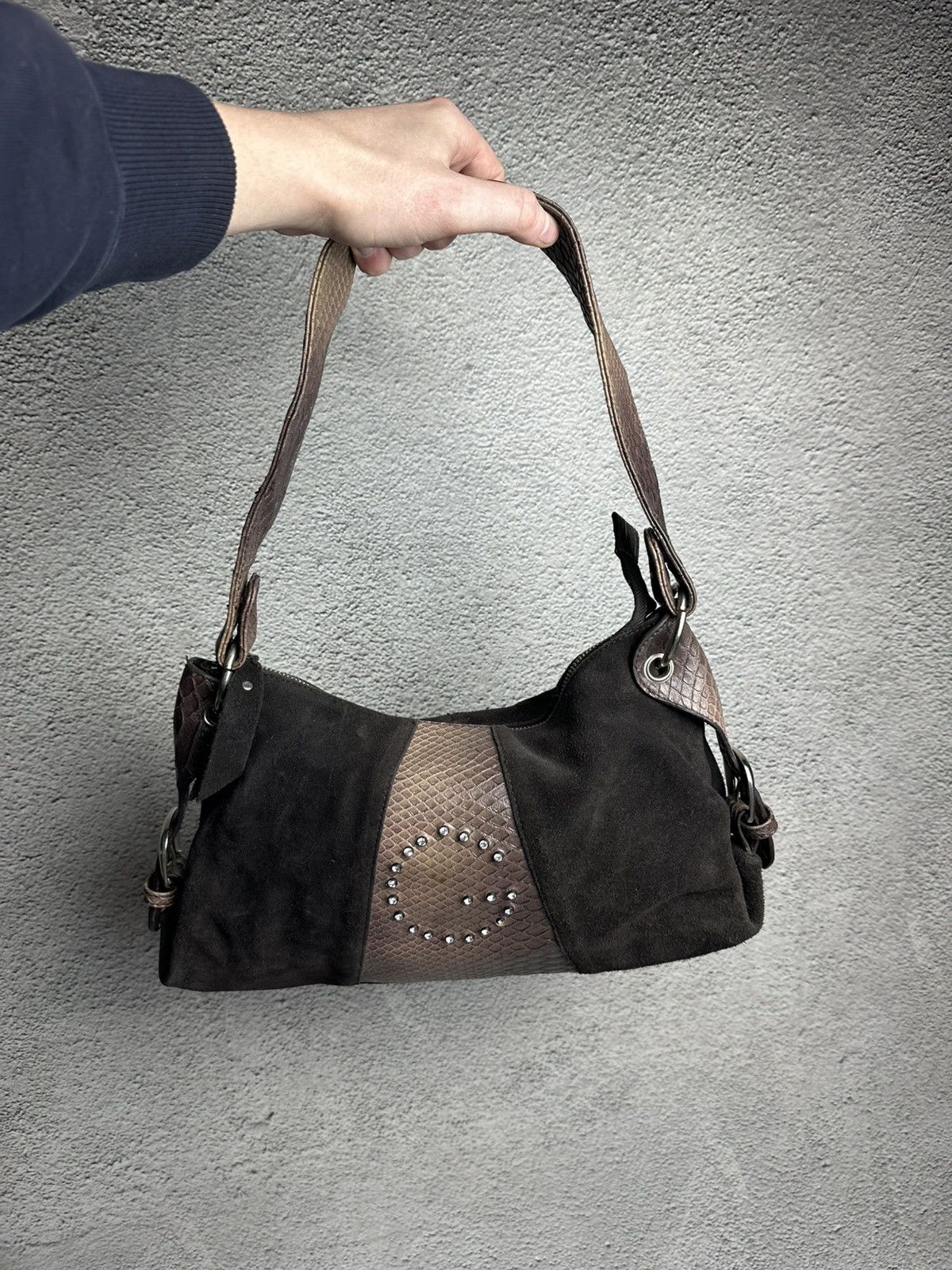 Guess Vintage Guess Style Bag Suede Canvas Y2K Logo Faded SK8 Size ONE SIZE - 1 Thumbnail