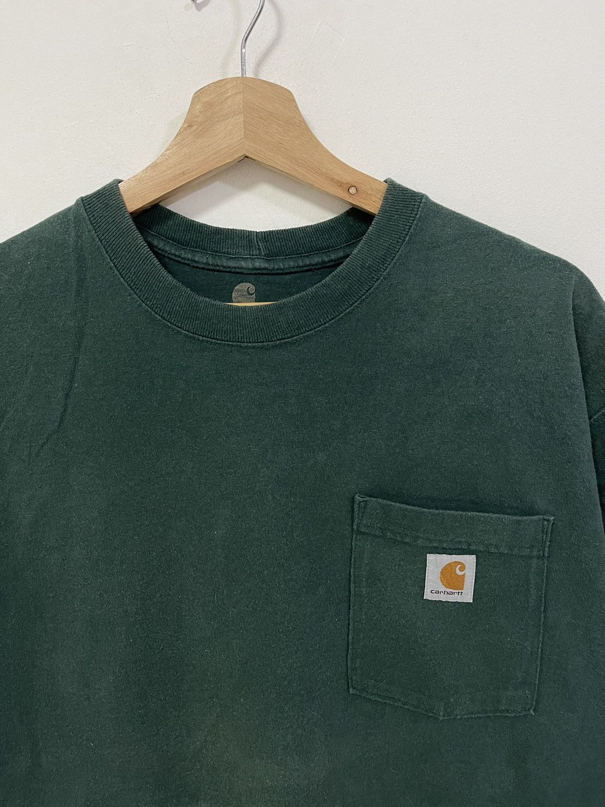 Carhartt Carhartt Mini Logo Single Pocket Vintage Tshirt Size US M / EU 48-50 / 2 - 3 Thumbnail