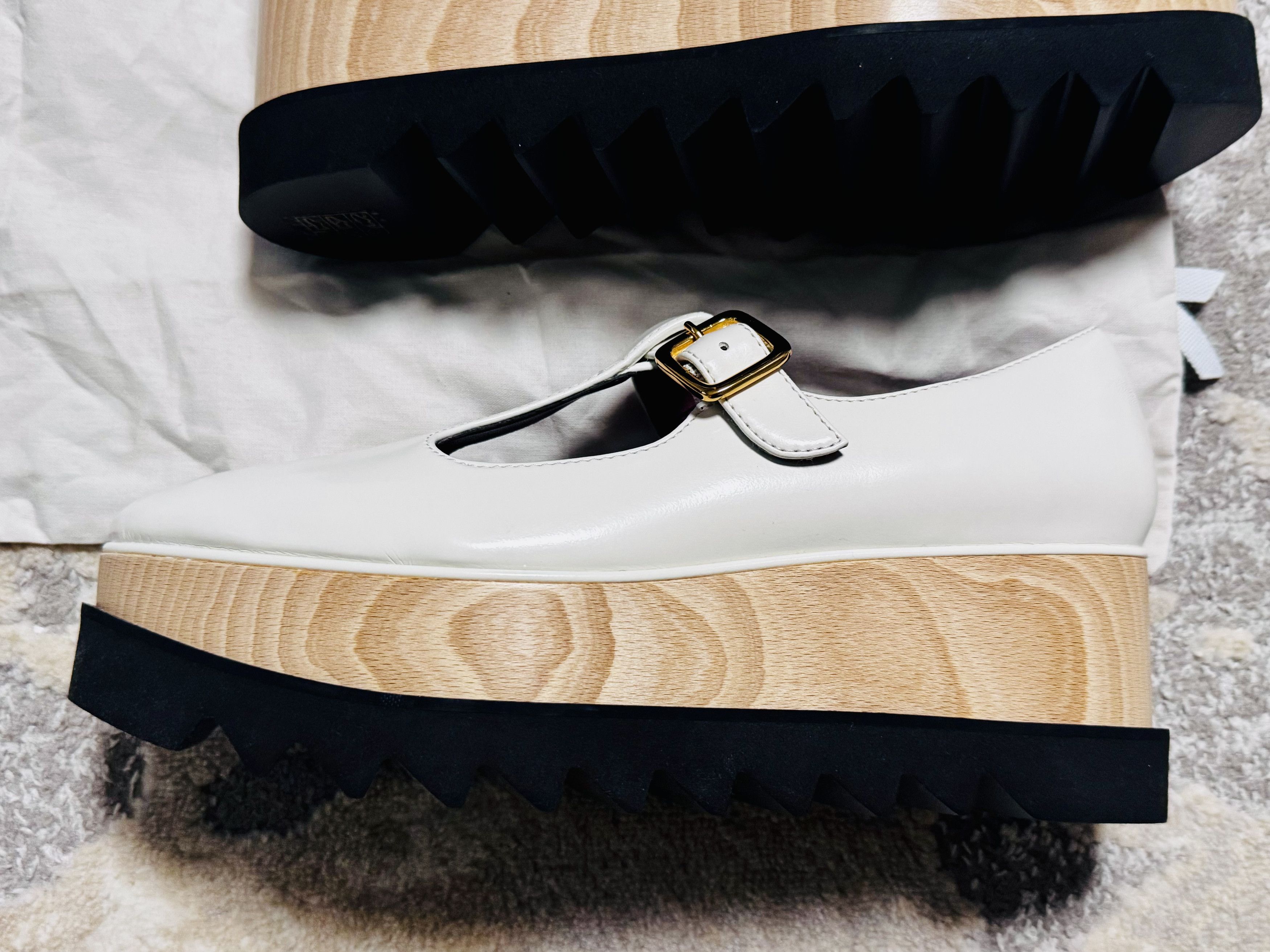 Stella McCartney Stella McCartney White Mary Jane Flats with Gold Buckles Size US 9 / IT 39 - 8 Thumbnail