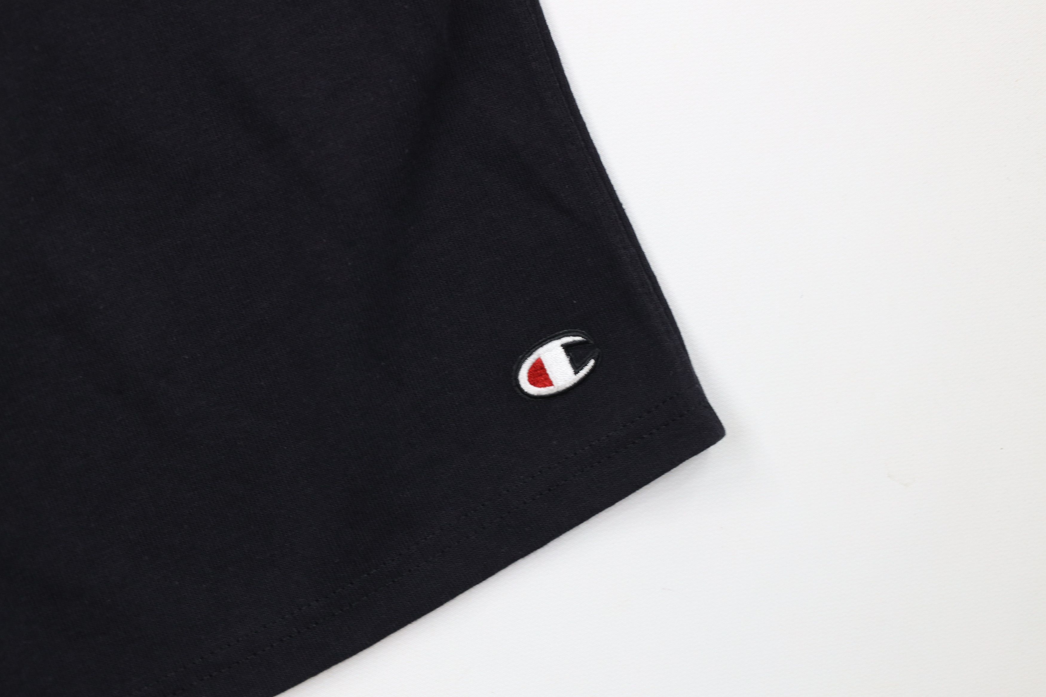 Champion Vintage Champion Logo Above Knee Heavyweight Shorts Black Size US 32 / EU 48 - 5 Thumbnail