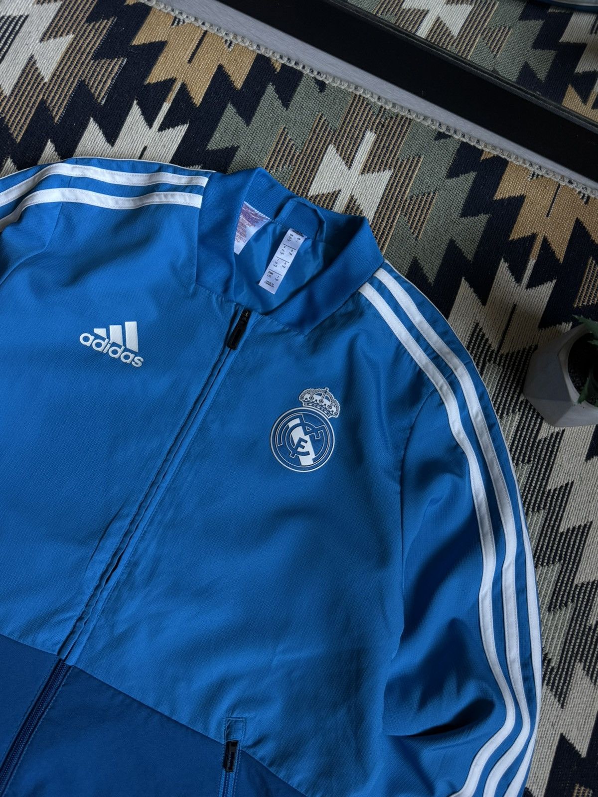 Adidas Adidas Real Madrid 2018/19 Nylon Jacket Size US S / EU 44-46 / 1 - 5 Thumbnail