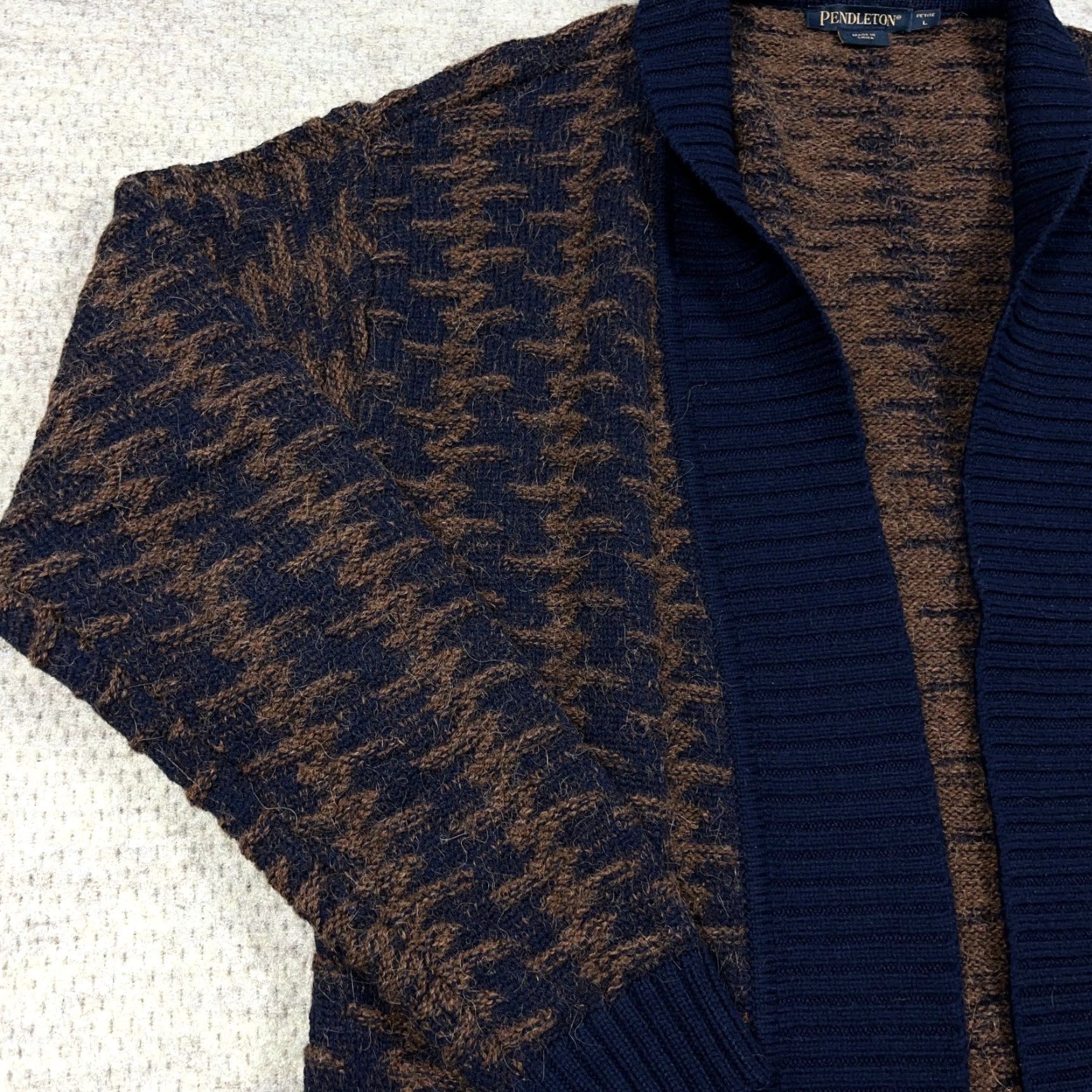 Pendleton Pendleton Cardigan Sweater Women L Open Front Wool Alpaca Shawl Neck V-Neck Pockets Geometric Bohemian vintage? no Size L / US 10 / IT 46 - 4 Thumbnail